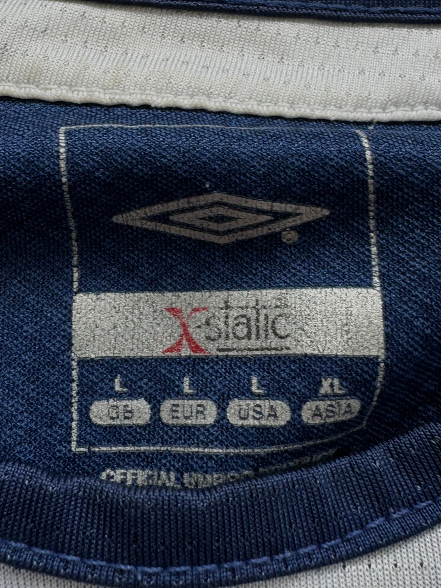 Vintage 2000's Umbro technical panelled mesh t shirt (L)