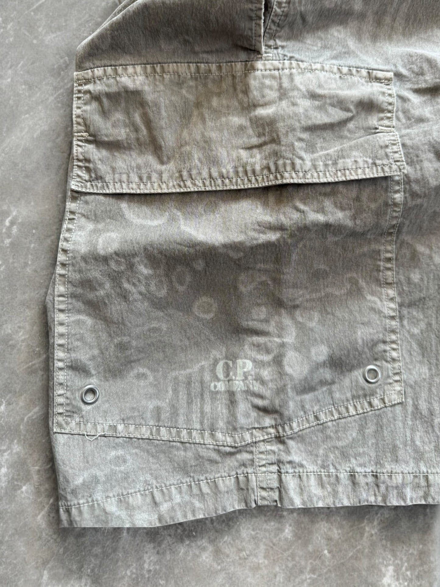 Vintage 90's cream / beige desert camo CP Company cargo shorts (M)