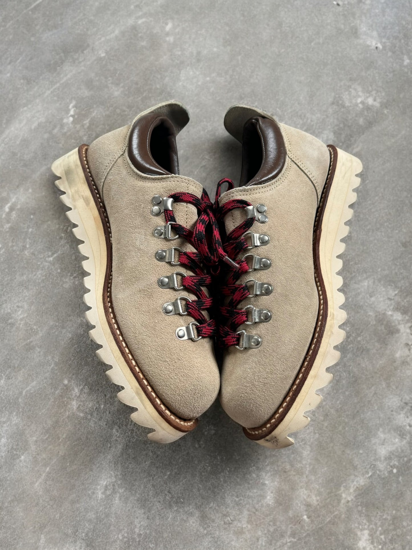 Vintage 90's cream and brown Bape hiking trainers / low top boots (UK9)