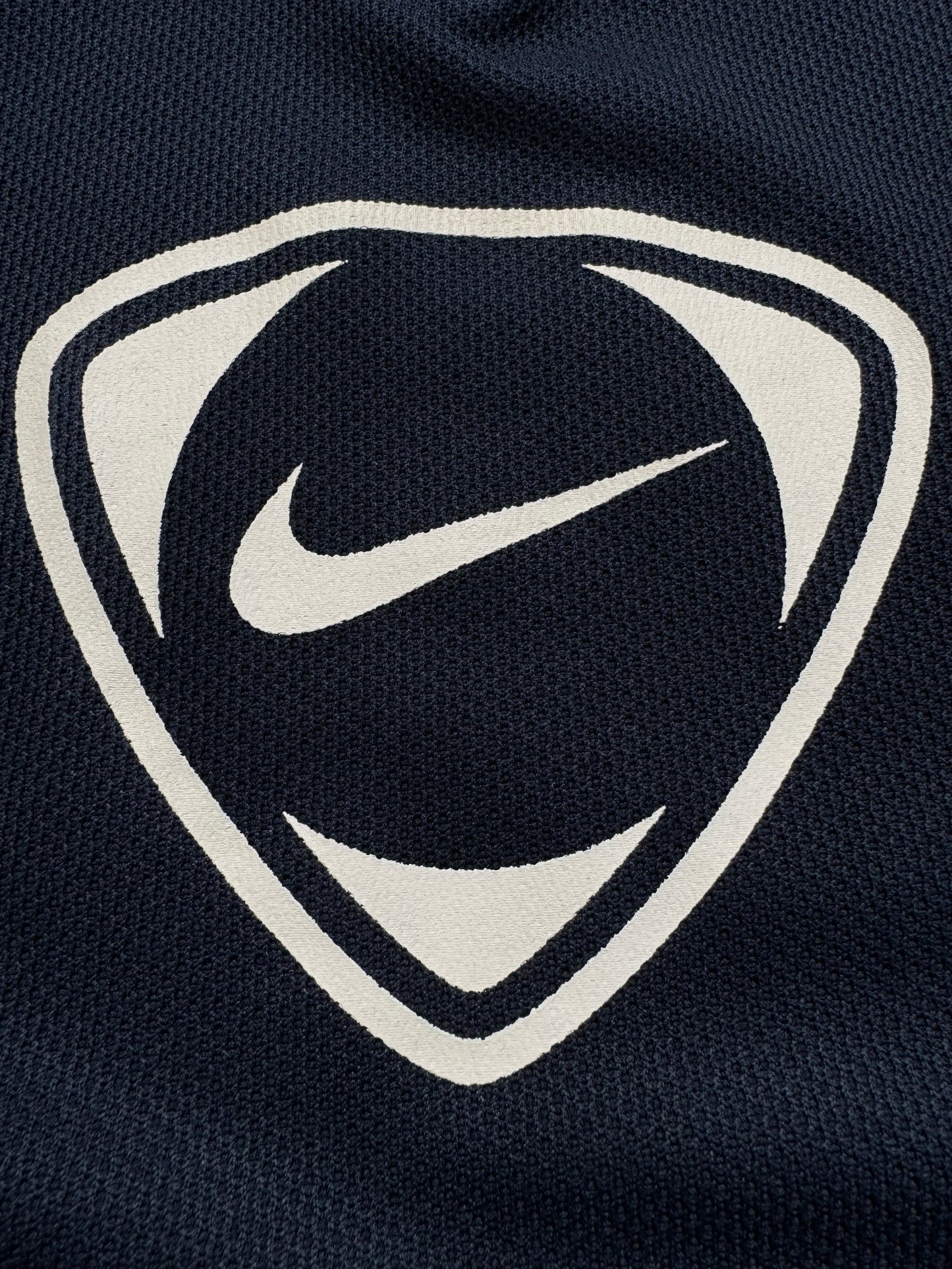 Vintage 2000's navy blue and white Nike T90 centre swoosh crest logo printed graphic panelled t shirt (XL)