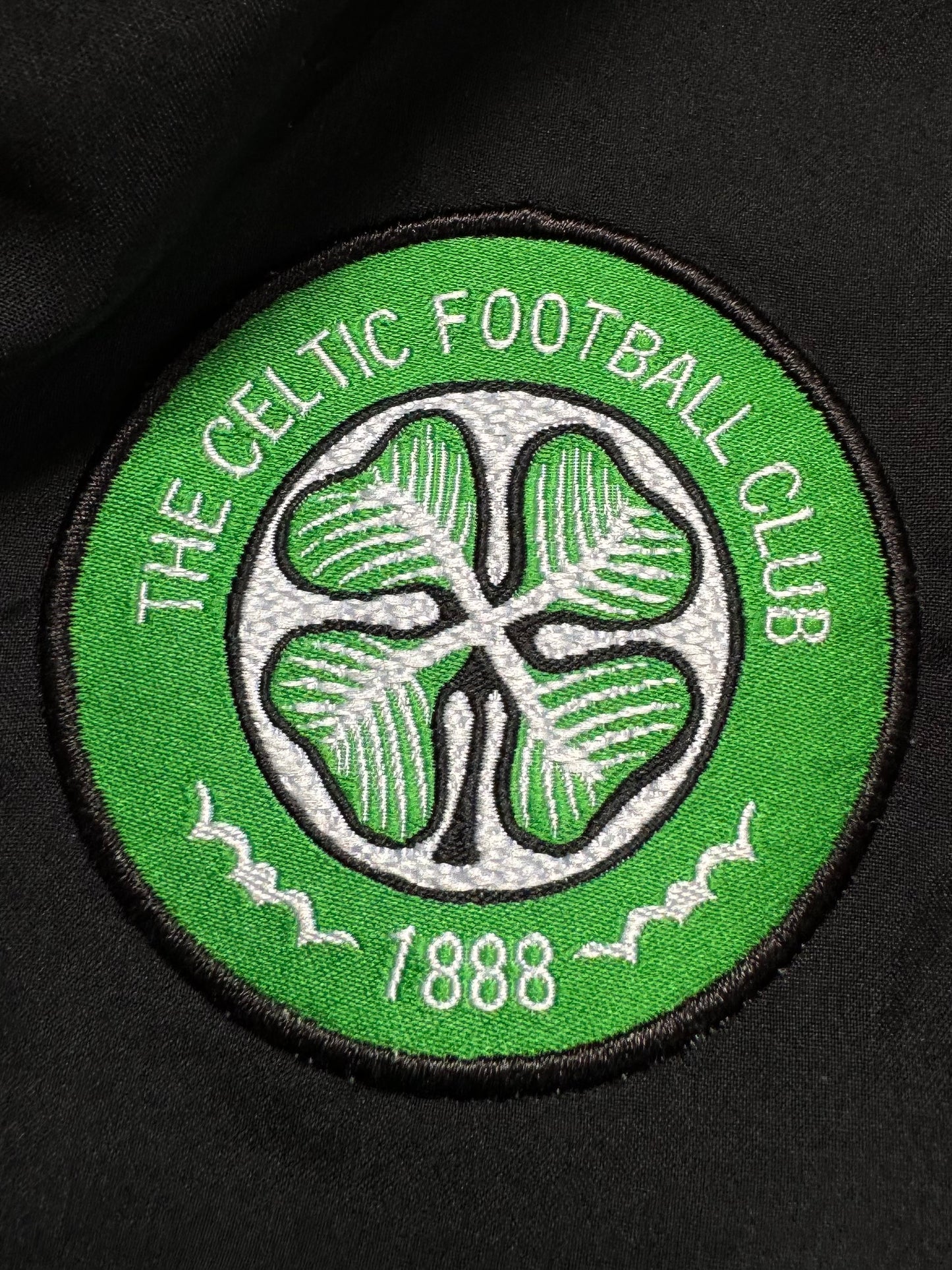 Vintage 2000's black and green Nike T90 Celtics football joggers/track pants (M)