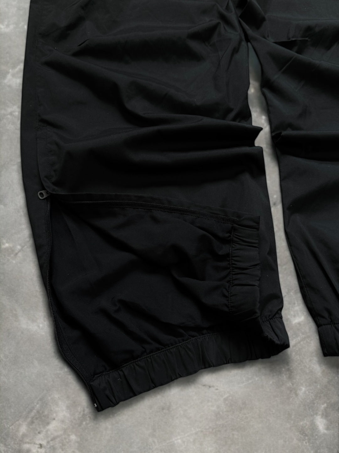 Vintage 2000's black and blue Nike Aston Villa football joggers/track pants (M)