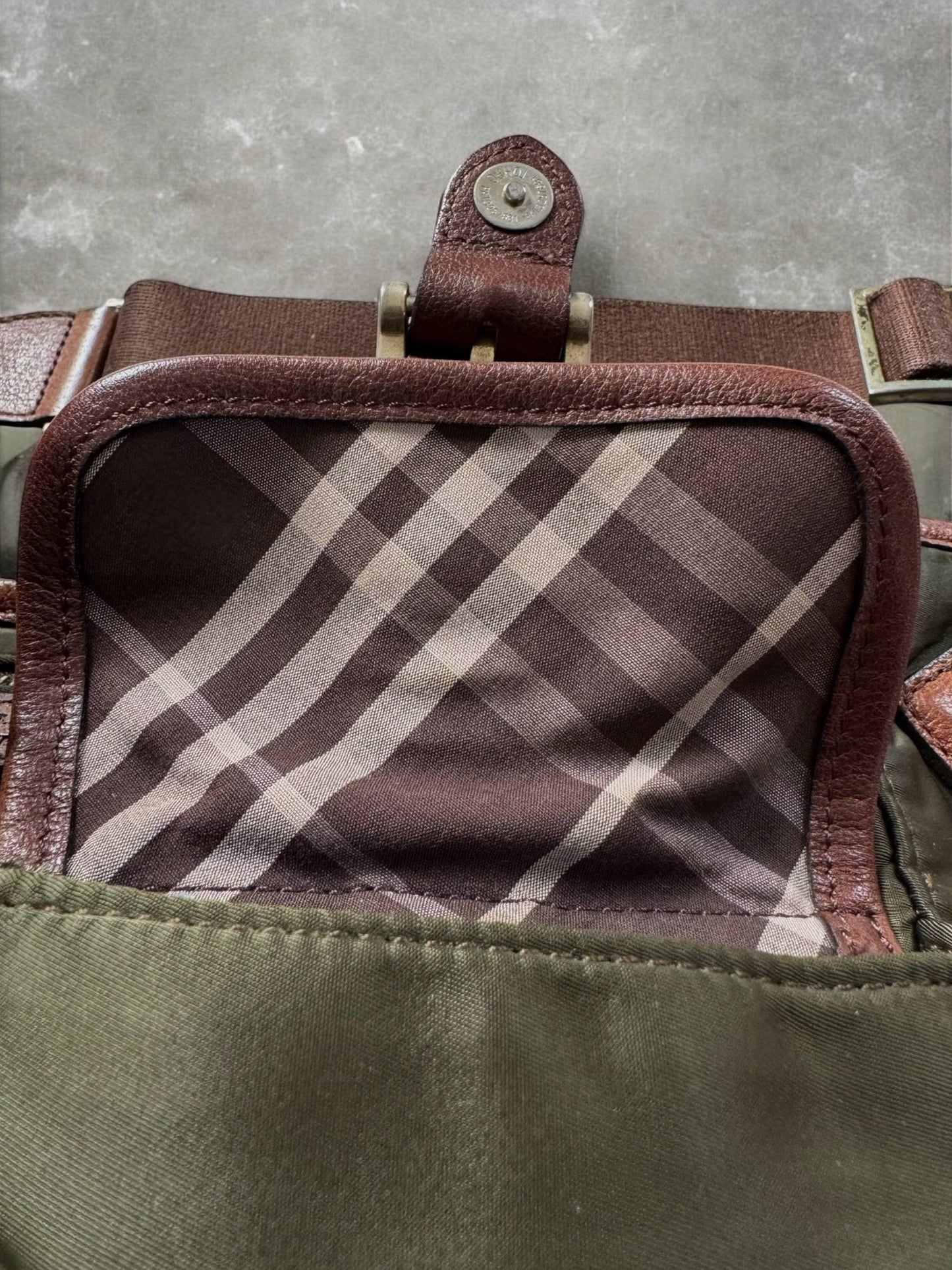 Vintage 90's Burberry leather sling bag / waist bag