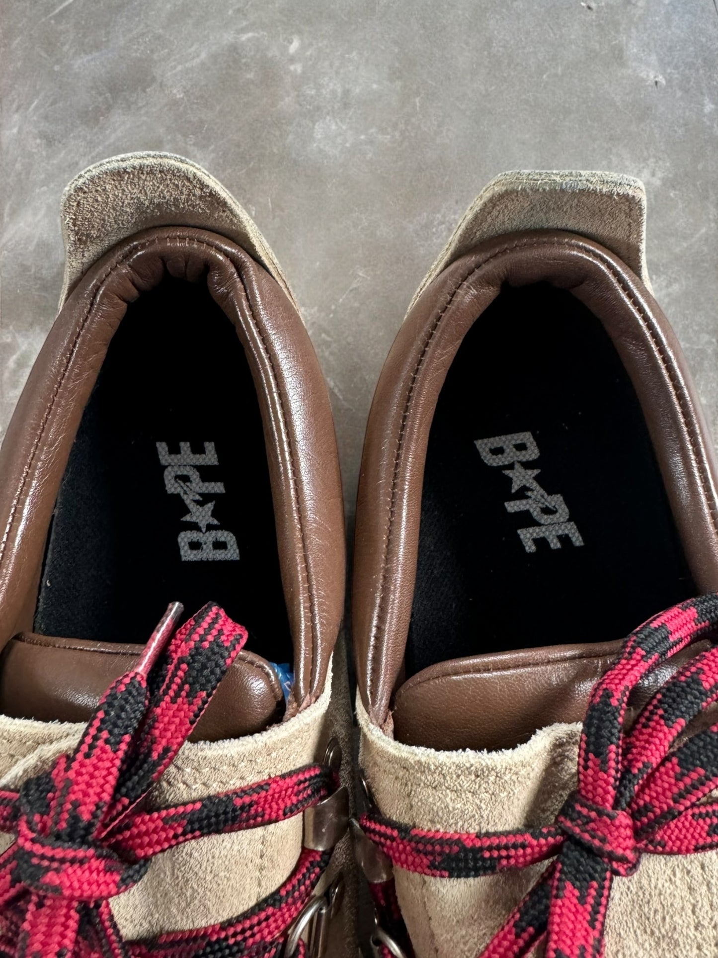 Vintage 90's cream and brown Bape hiking trainers / low top boots (UK9)