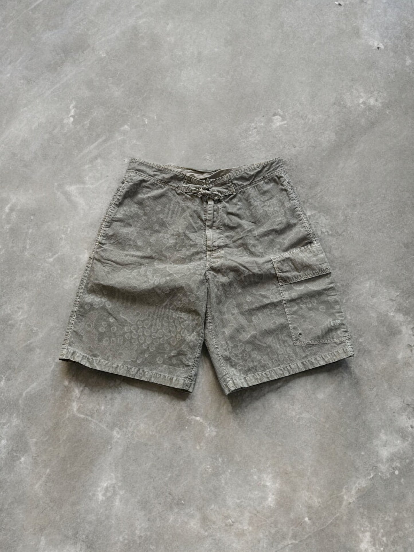 Vintage 90's cream / beige desert camo CP Company cargo shorts (M)