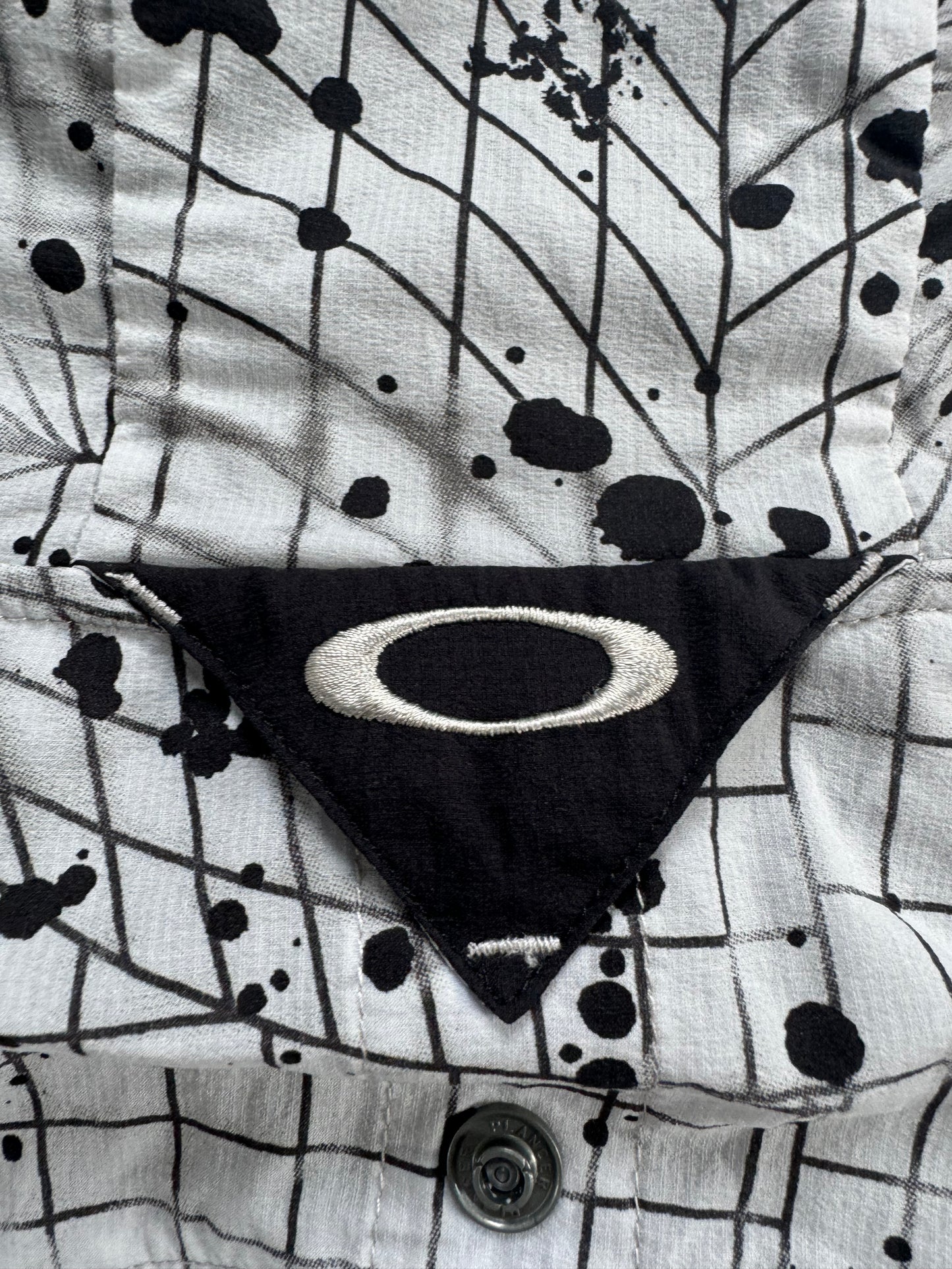 Vintage 2000's checkered snow camo Oakley technical jacket (S)