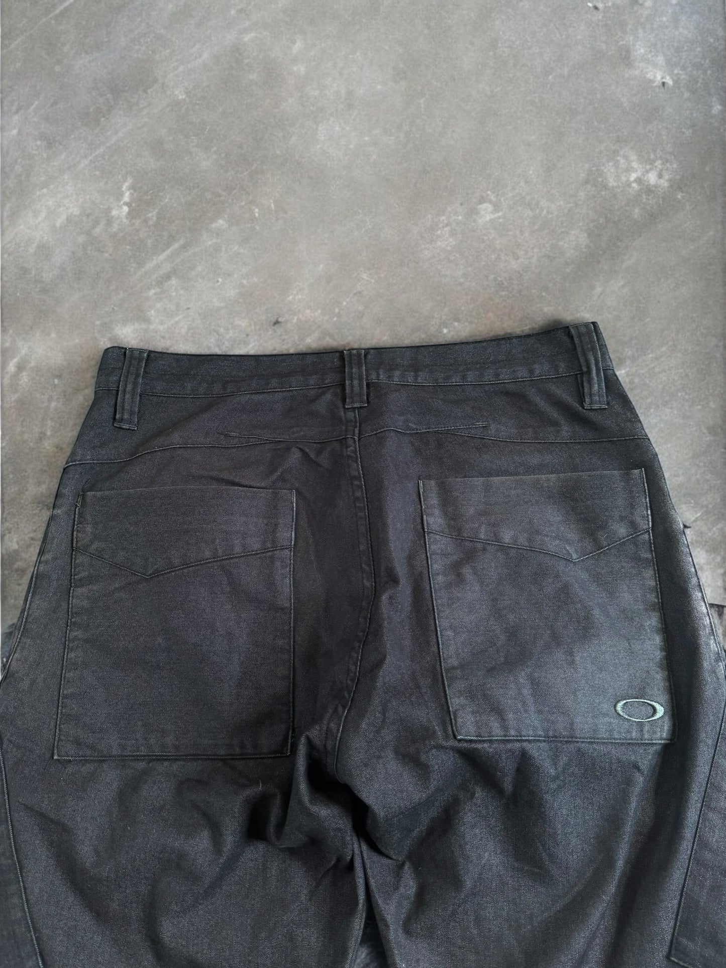 Vintage 2000's grey Oakley industrial archival technical cargo pants (M)