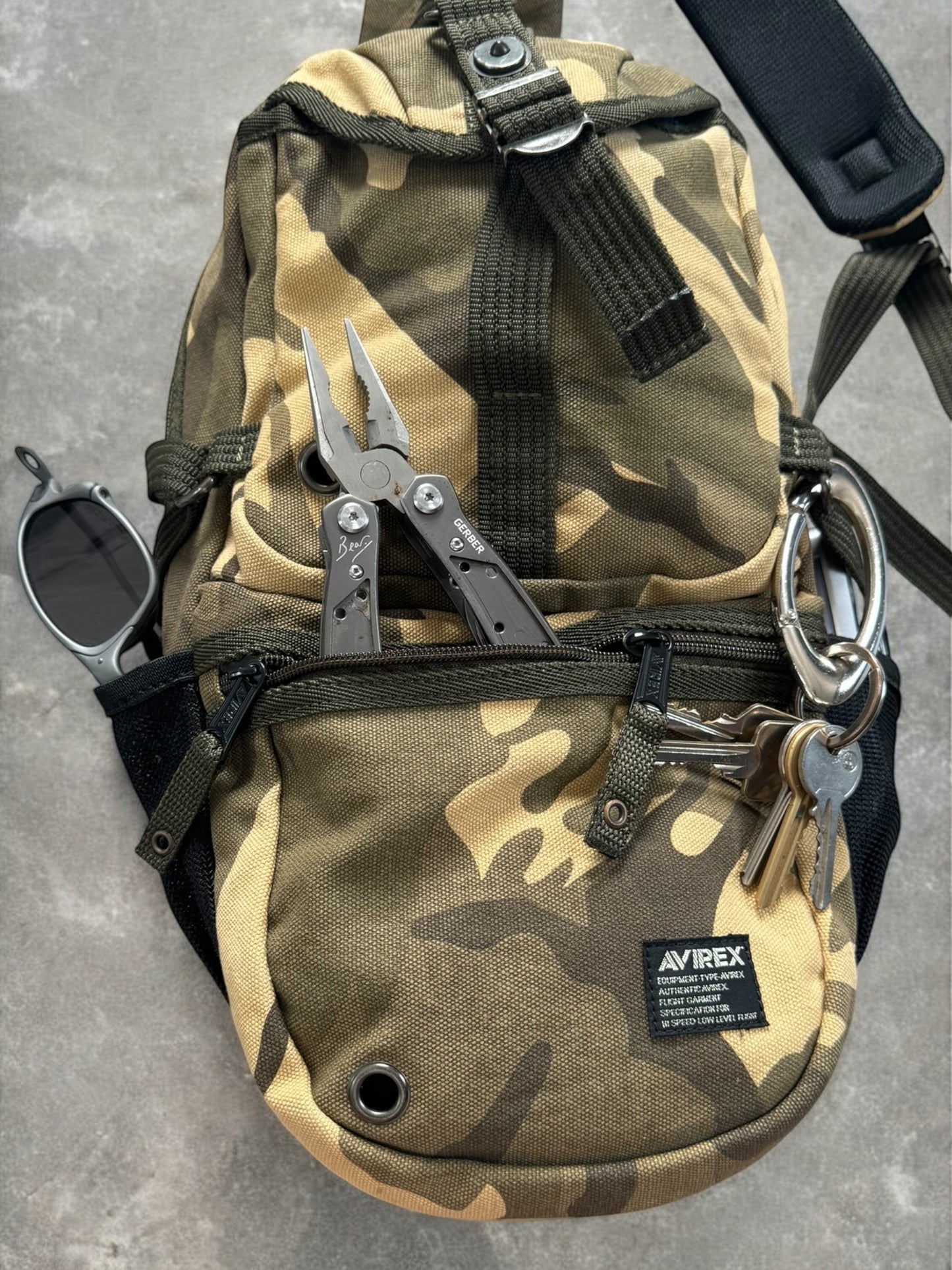 Vintage 90's camo Avirex technical sling bag