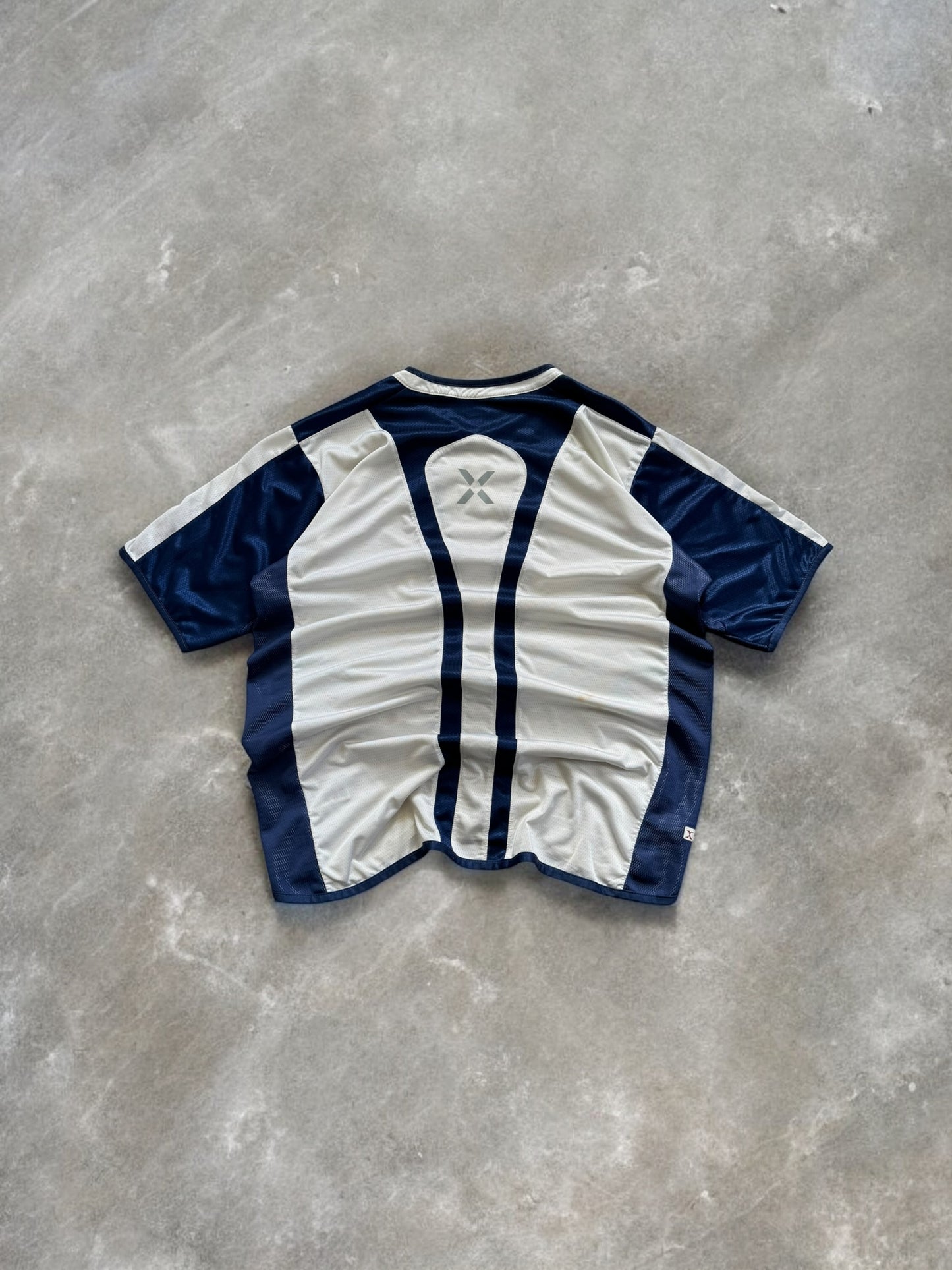 Vintage 2000's Umbro technical panelled mesh t shirt (L)