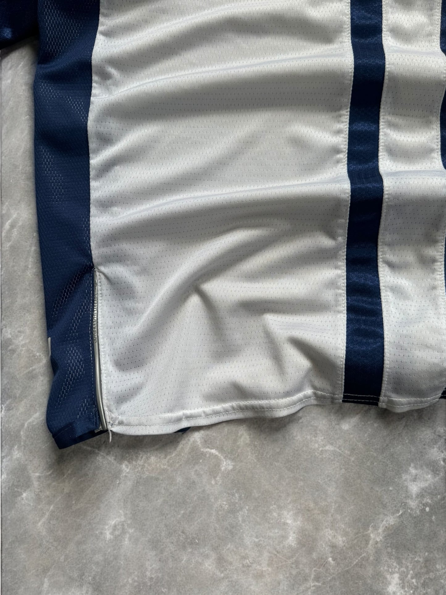 Vintage 2000's Umbro technical panelled mesh t shirt (L)