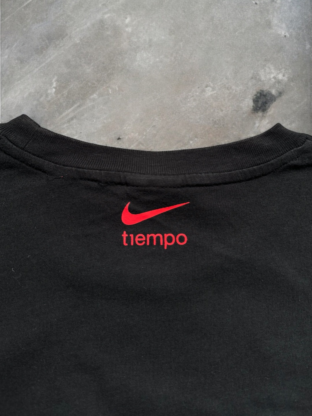 Vintage 2000's Nike T90 centre swoosh crest logo printed graphic gradient t shirt (L)