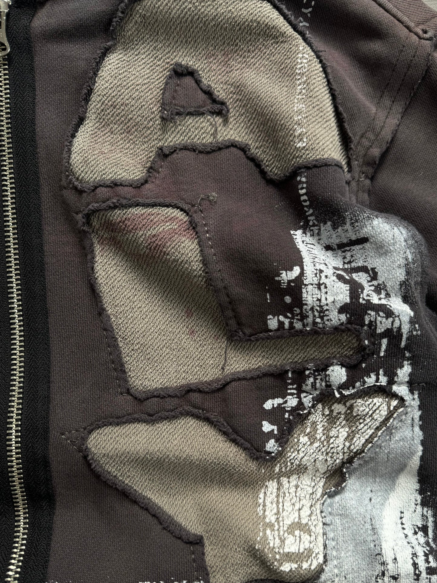Vintage 2000's brown and beige distressed Oakley graphic print logo zip up hoodie (M)
