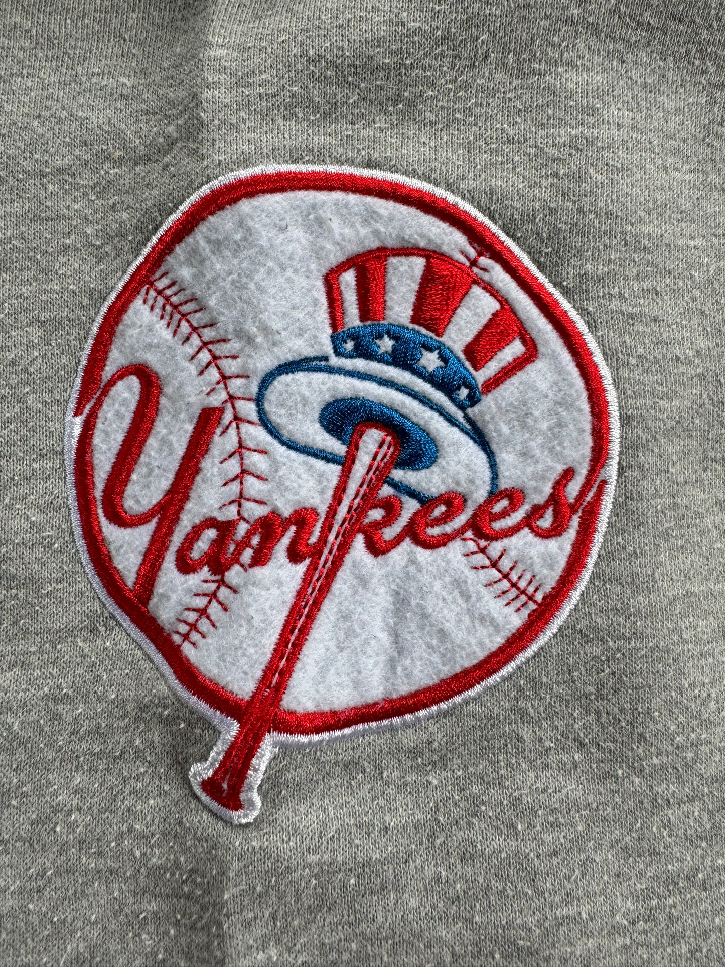 Vintage 90's grey and navy blue MLB New York Yankees boxy jumper (L)