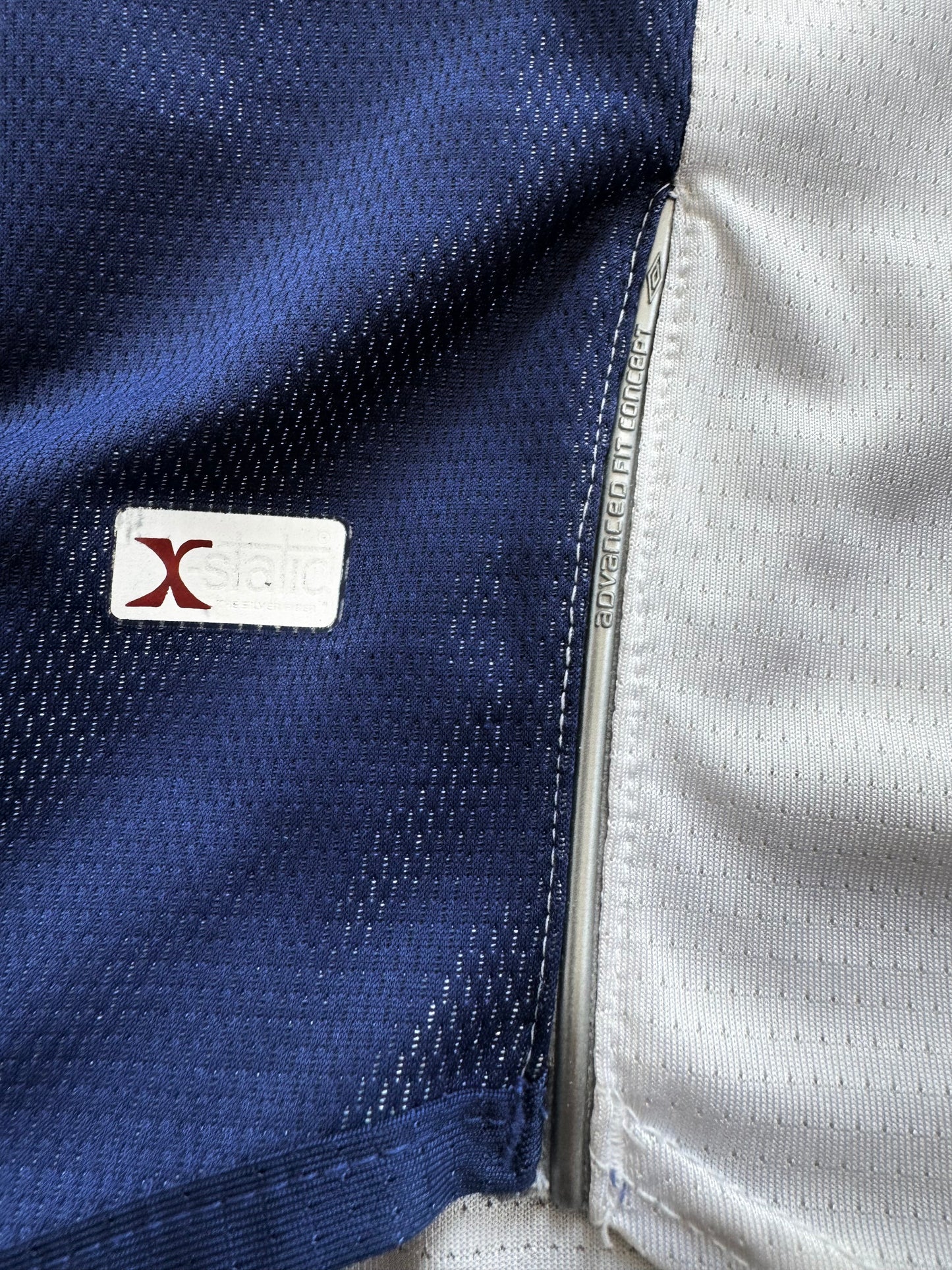 Vintage 2000's Umbro technical panelled mesh t shirt (L)
