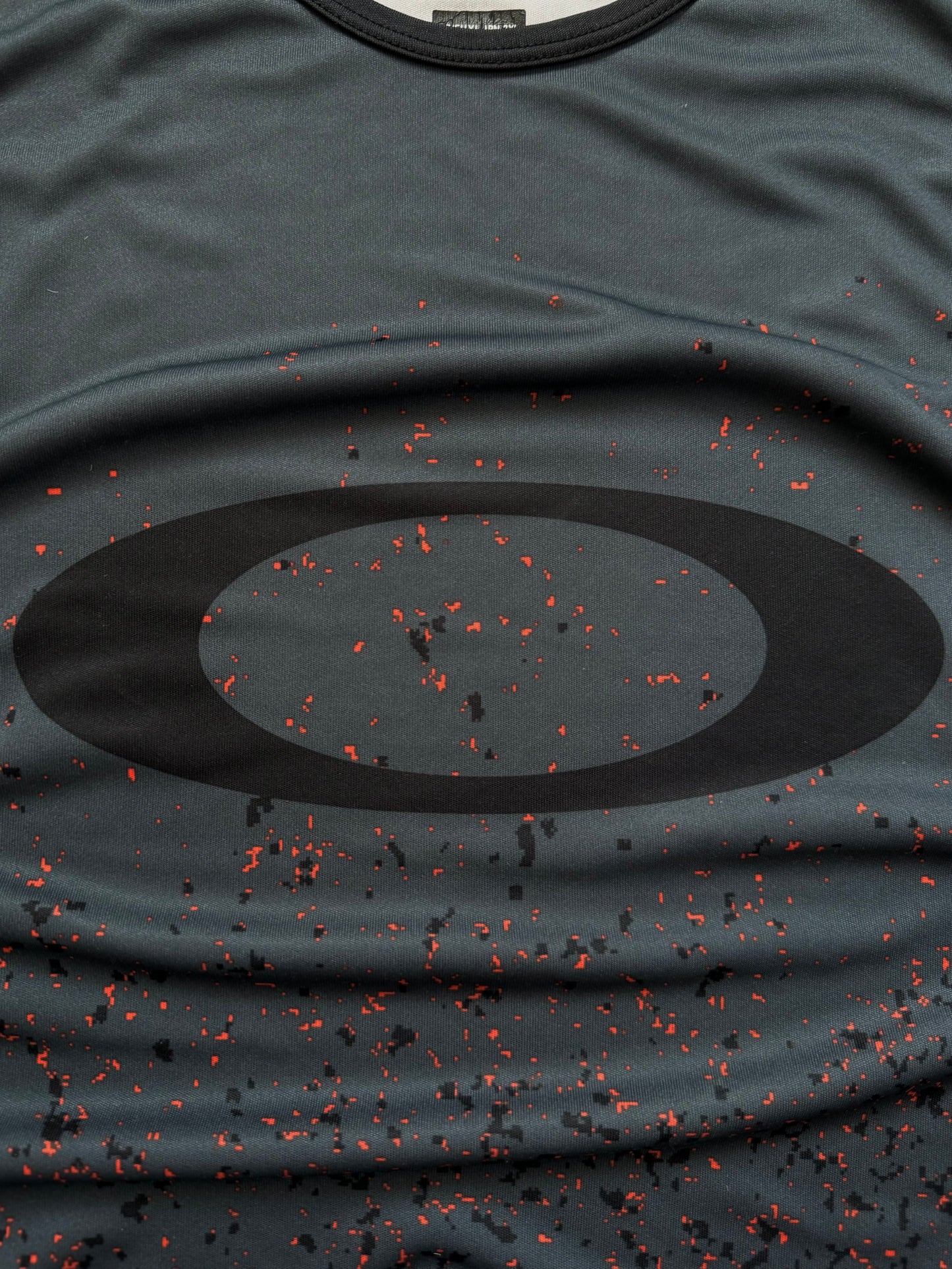 Vintage black and grey Oakley graphic print centre logo technical panelled gradient t shirt (XL)