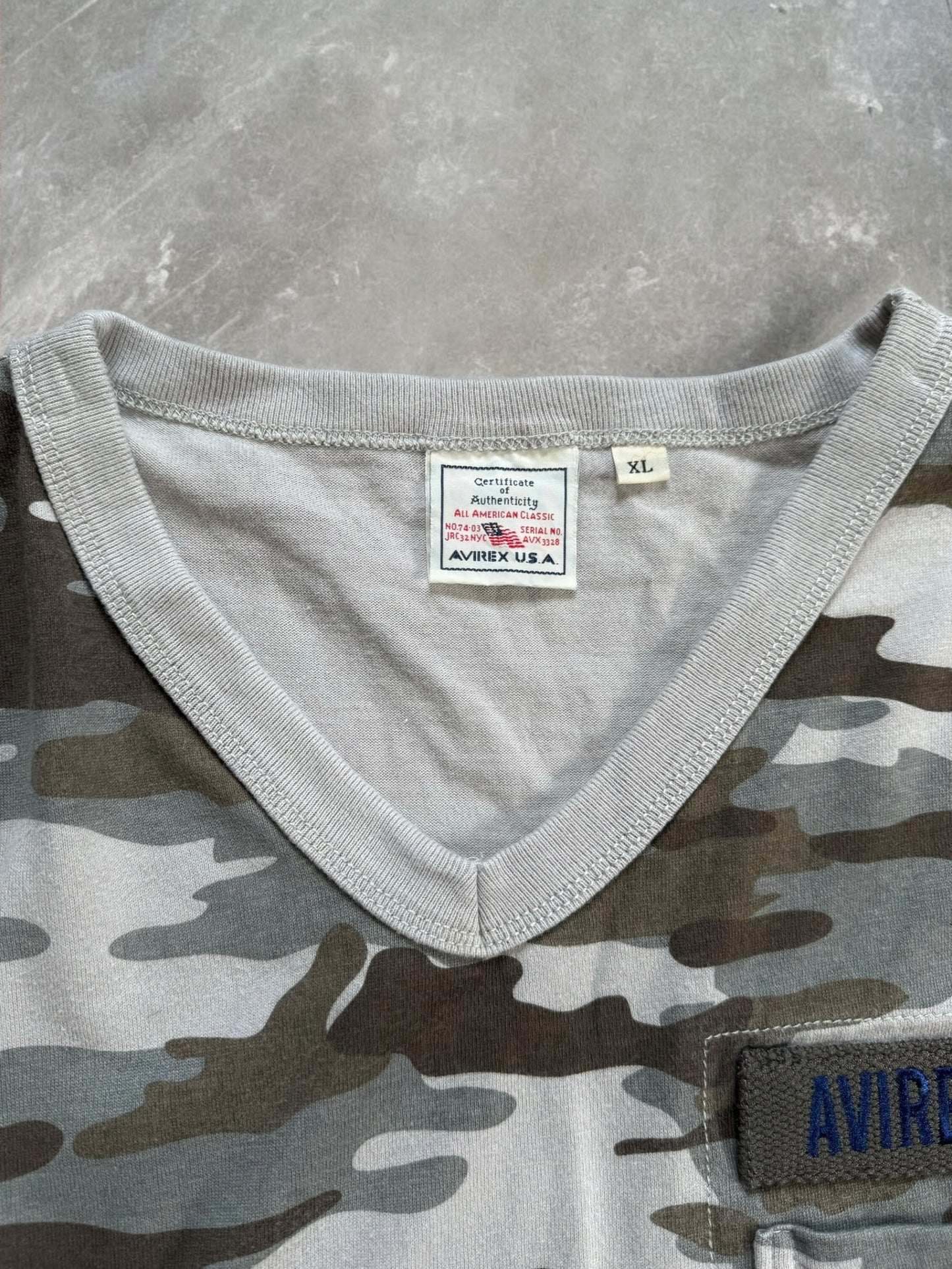 Vintage 90's camo Avirex technical t shirt (M)