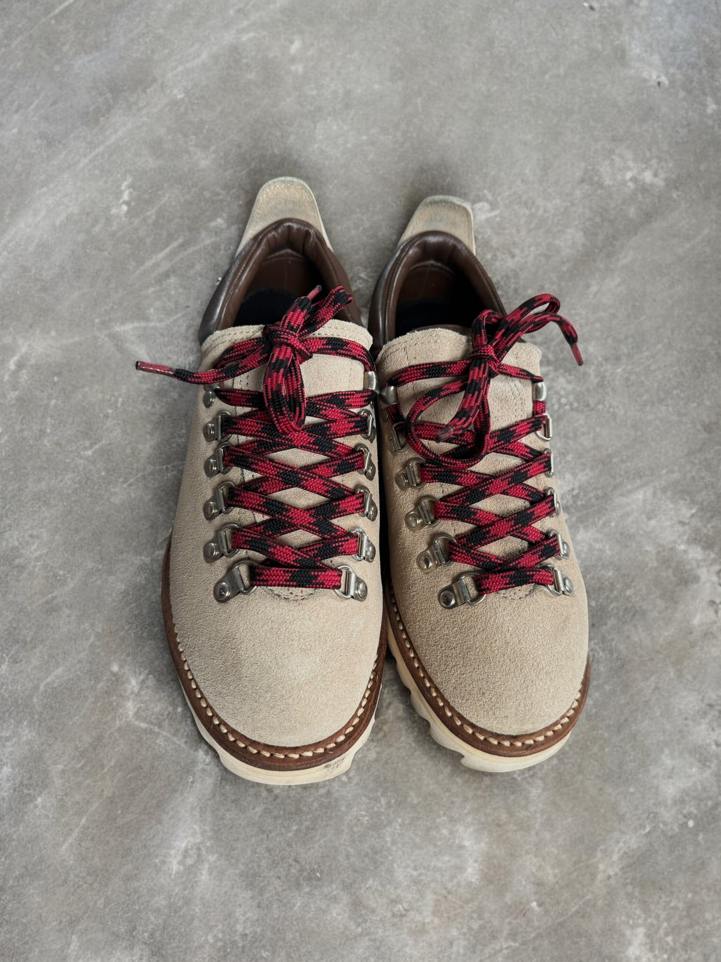 Vintage 90's cream and brown Bape hiking trainers / low top boots (UK9)