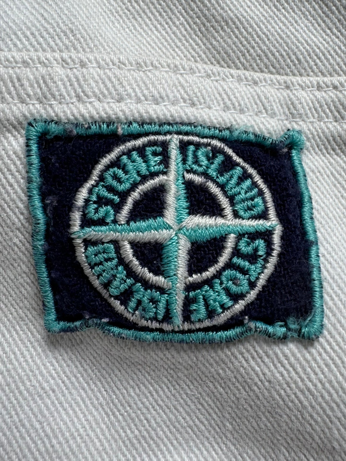 Vintage 1980's white Stone Island green edge badge raw hem denim shorts / jorts (XS)