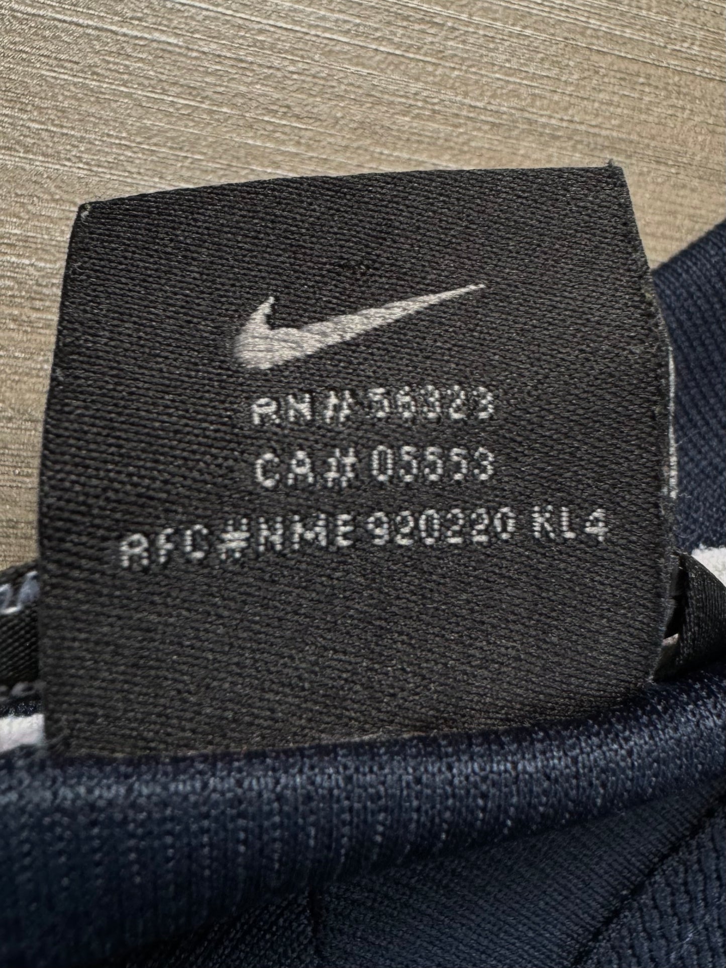 Vintage 2000's navy blue and white Nike T90 centre swoosh crest logo printed graphic panelled t shirt (XL)