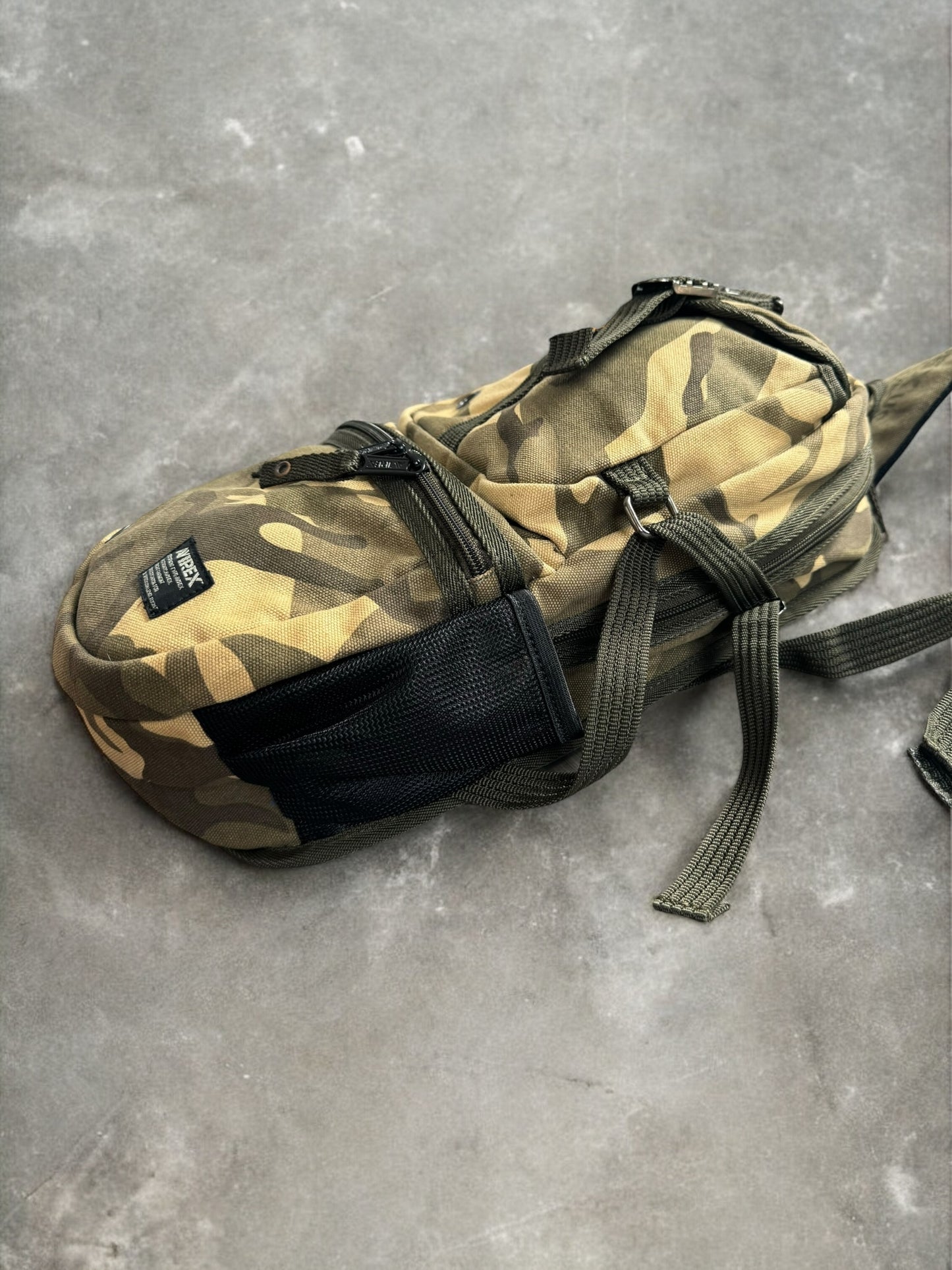 Vintage 90's camo Avirex technical sling bag