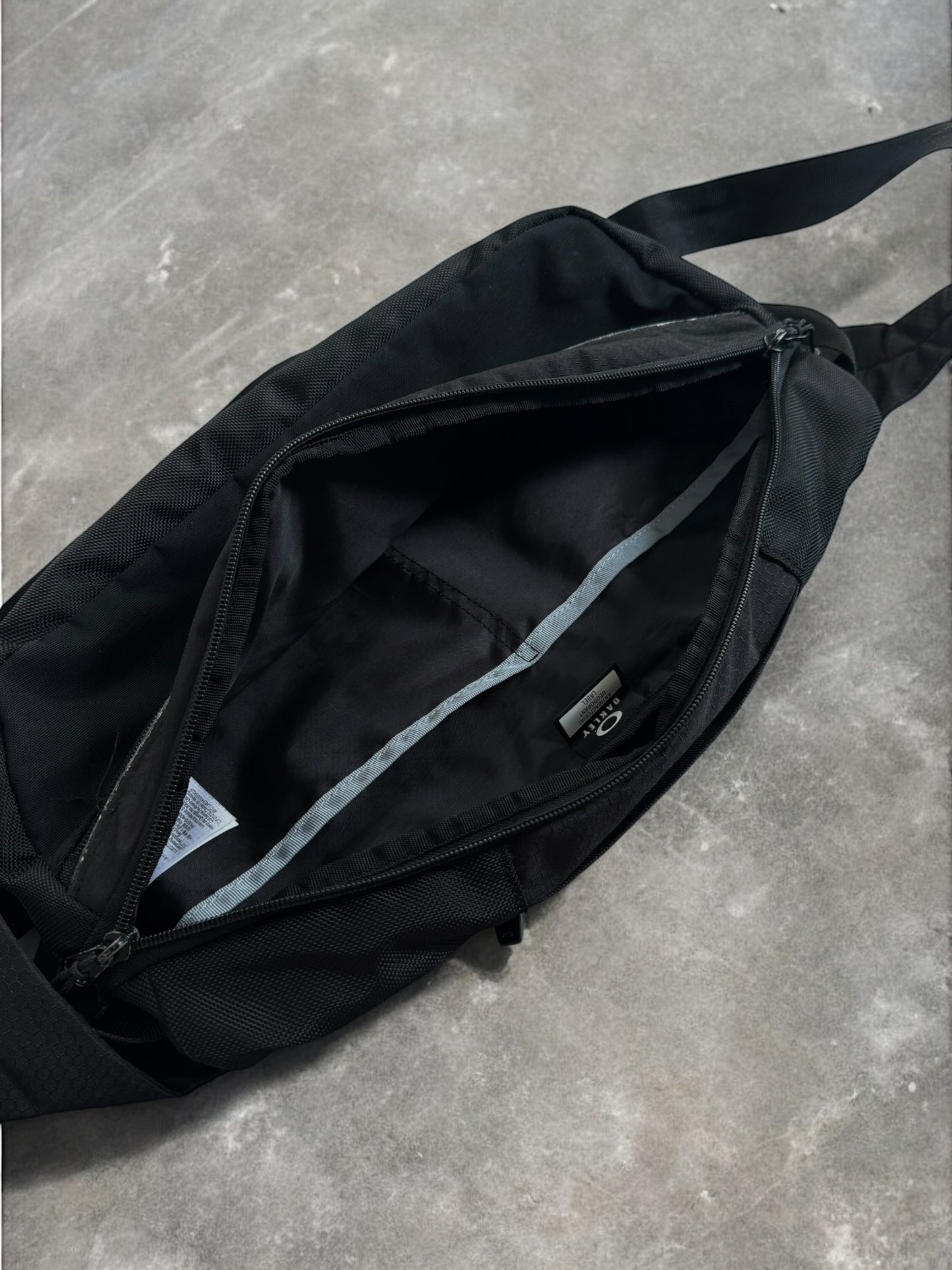 Vintage black Oakley technical sling bag / waist bag