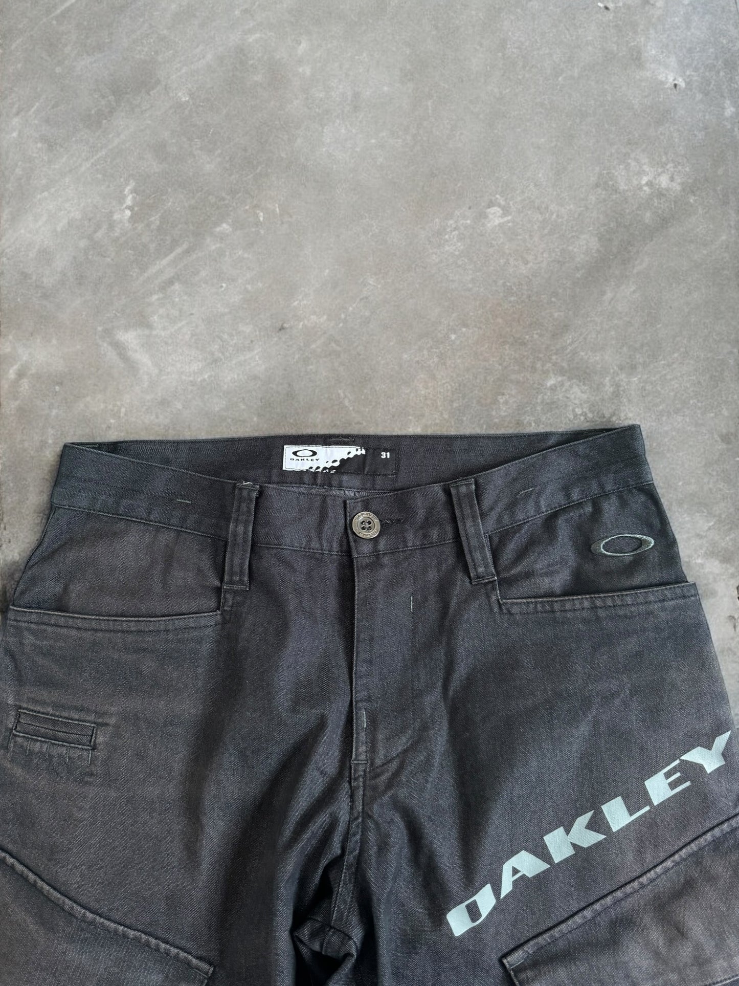 Vintage 2000's grey Oakley industrial archival technical cargo pants (M)