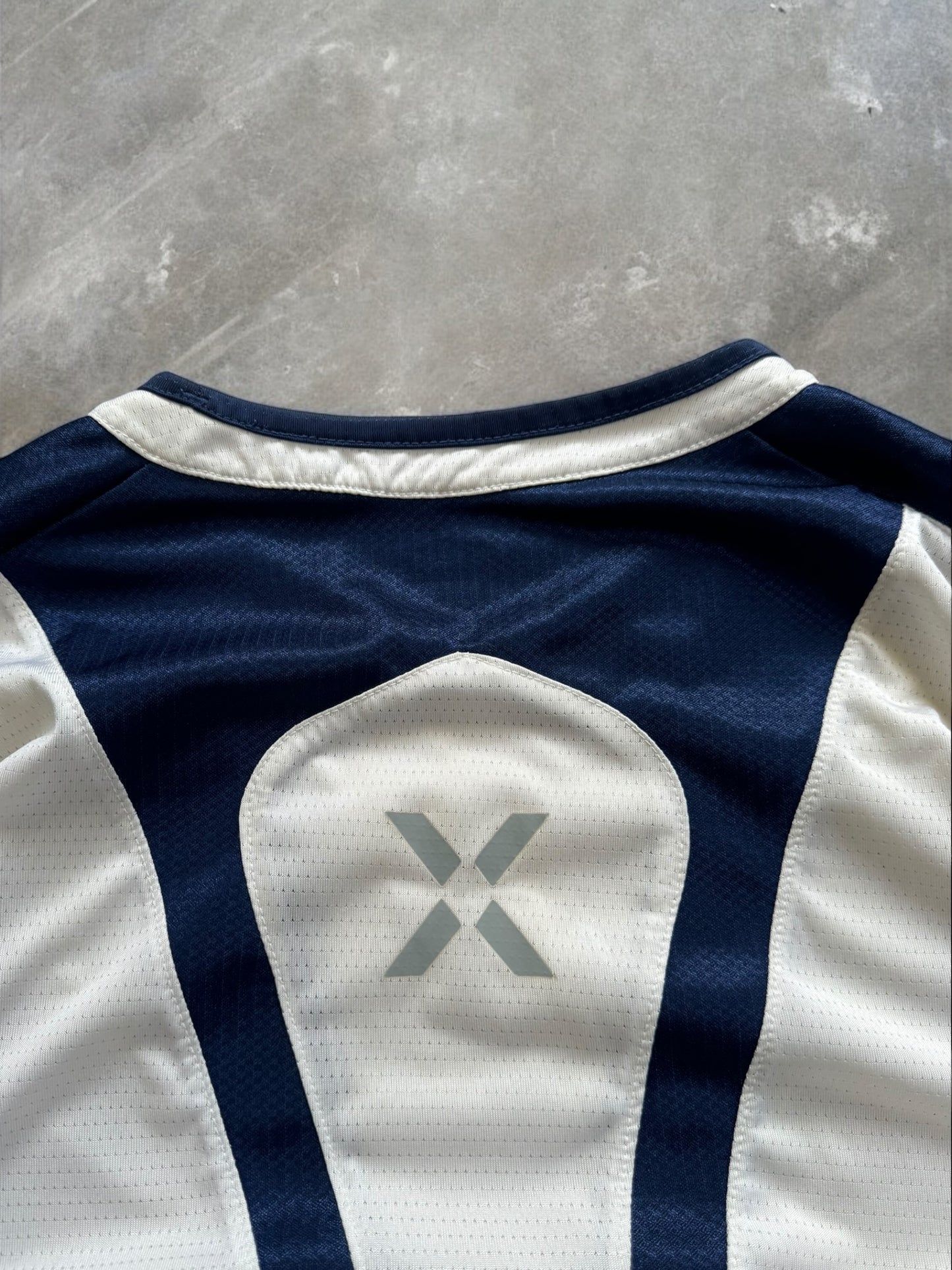 Vintage 2000's Umbro technical panelled mesh t shirt (L)