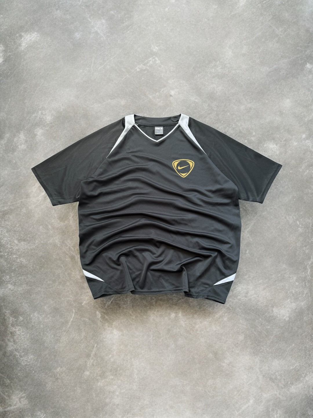 Vintage 2000's Nike T90 swoosh crest logo printed graphic two tone technical panelled t shirt (XL)