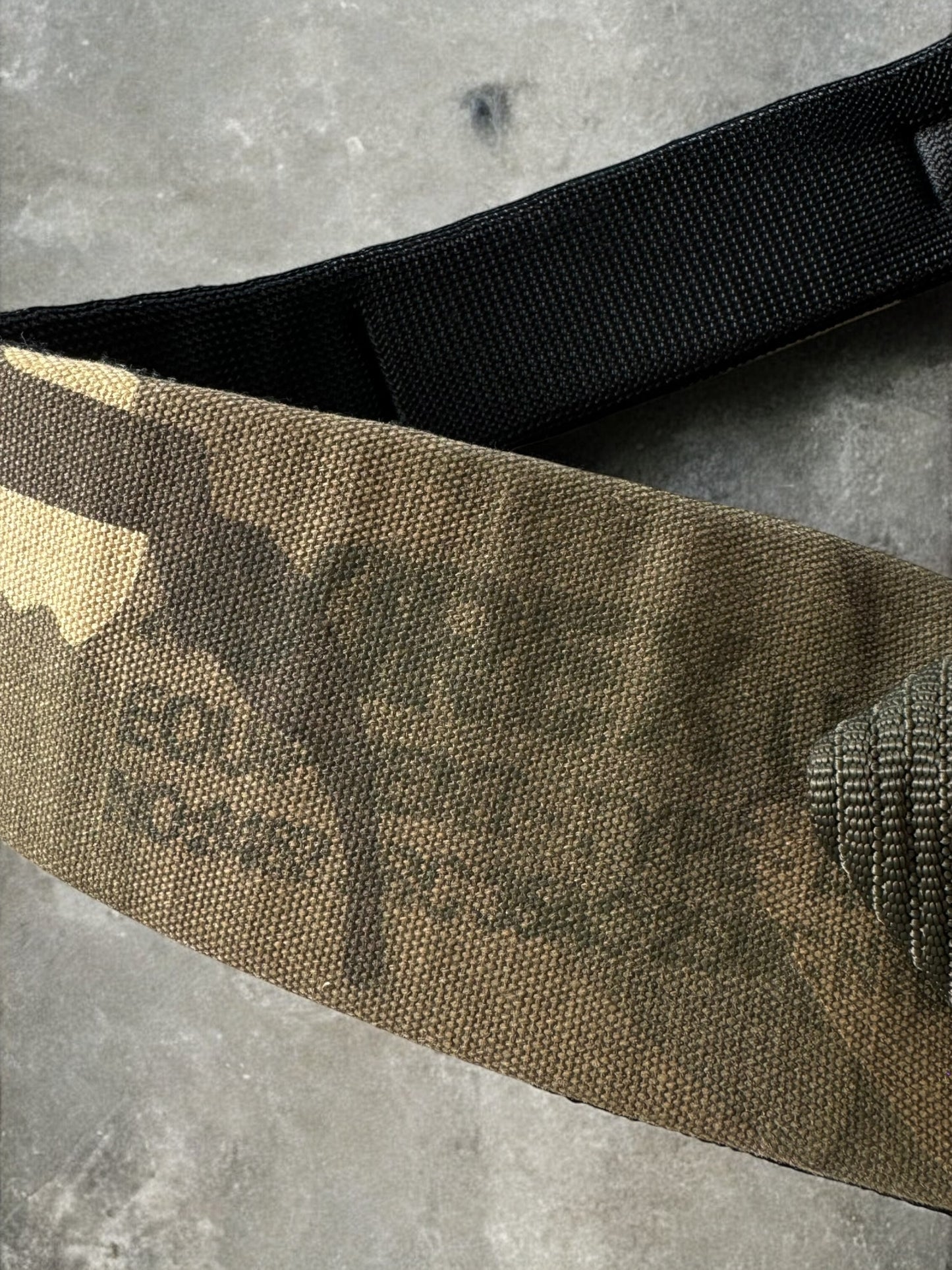 Vintage 90's camo Avirex technical sling bag