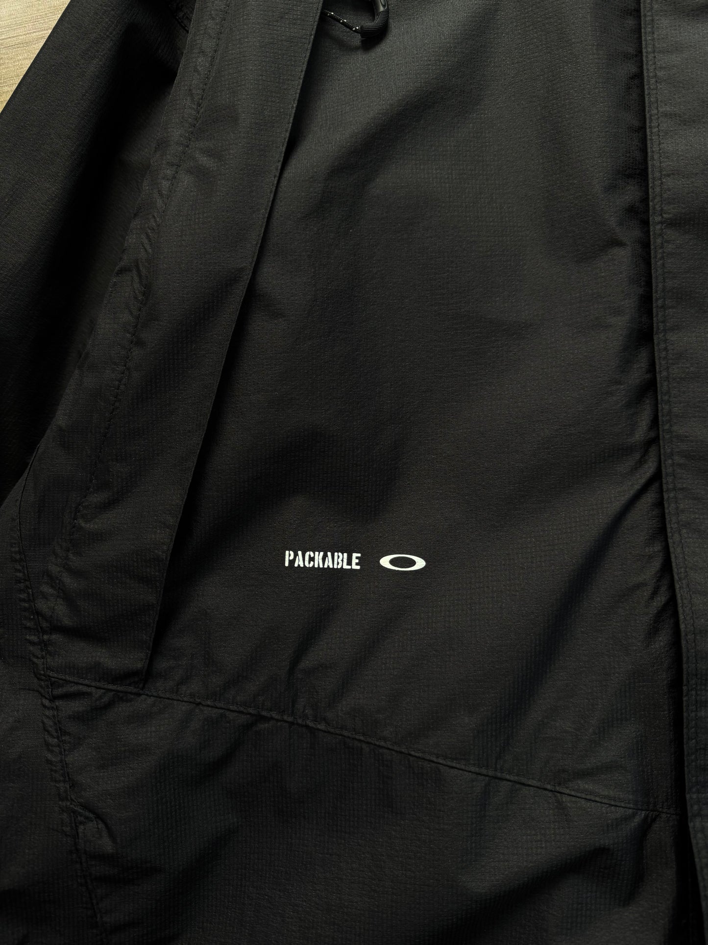 Vintage black Oakley FGL technical packable jacket (M)