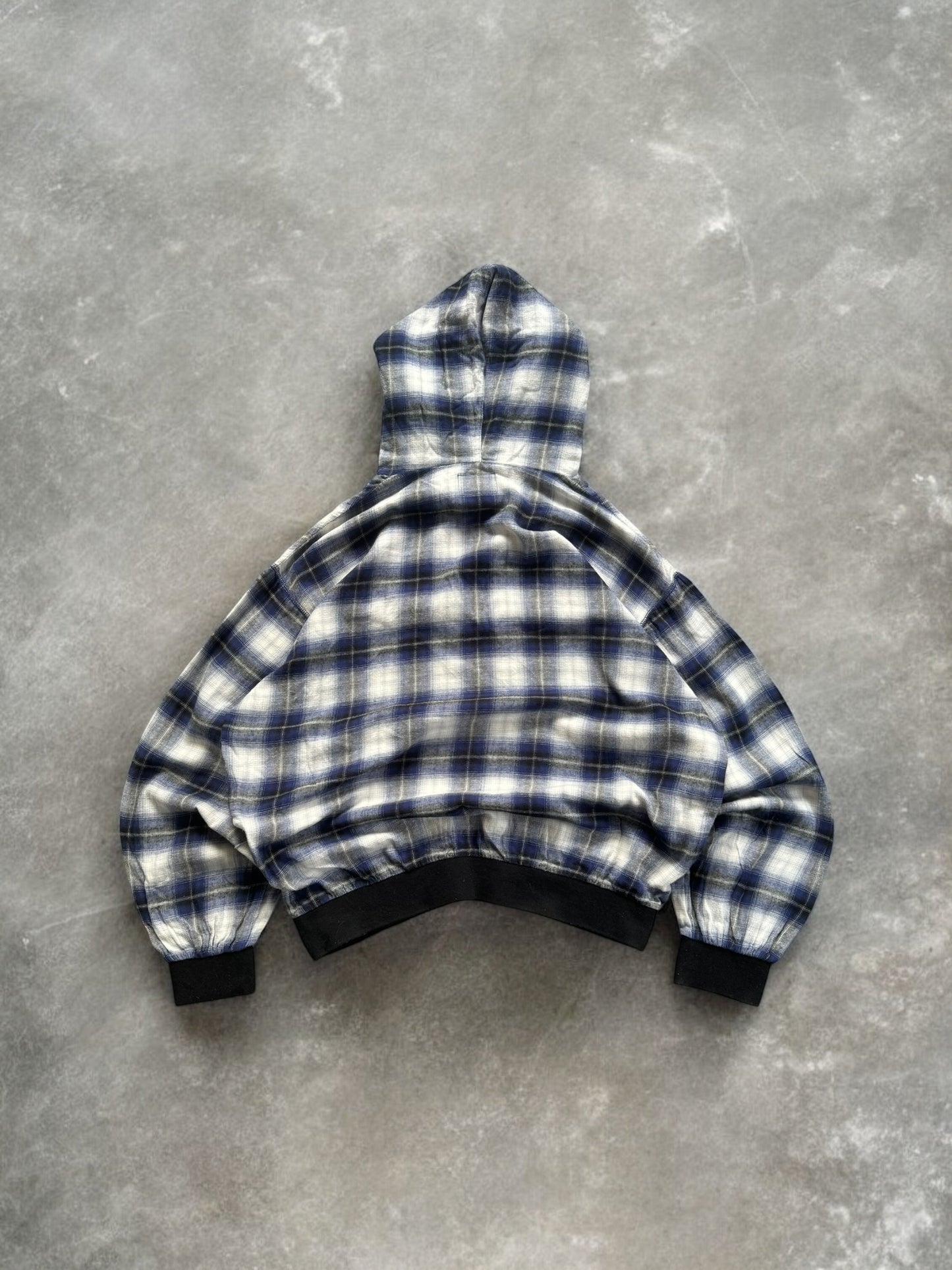 Vintage navy blue white and black Stussy spell out logo tartan / plaid hoodie (M)