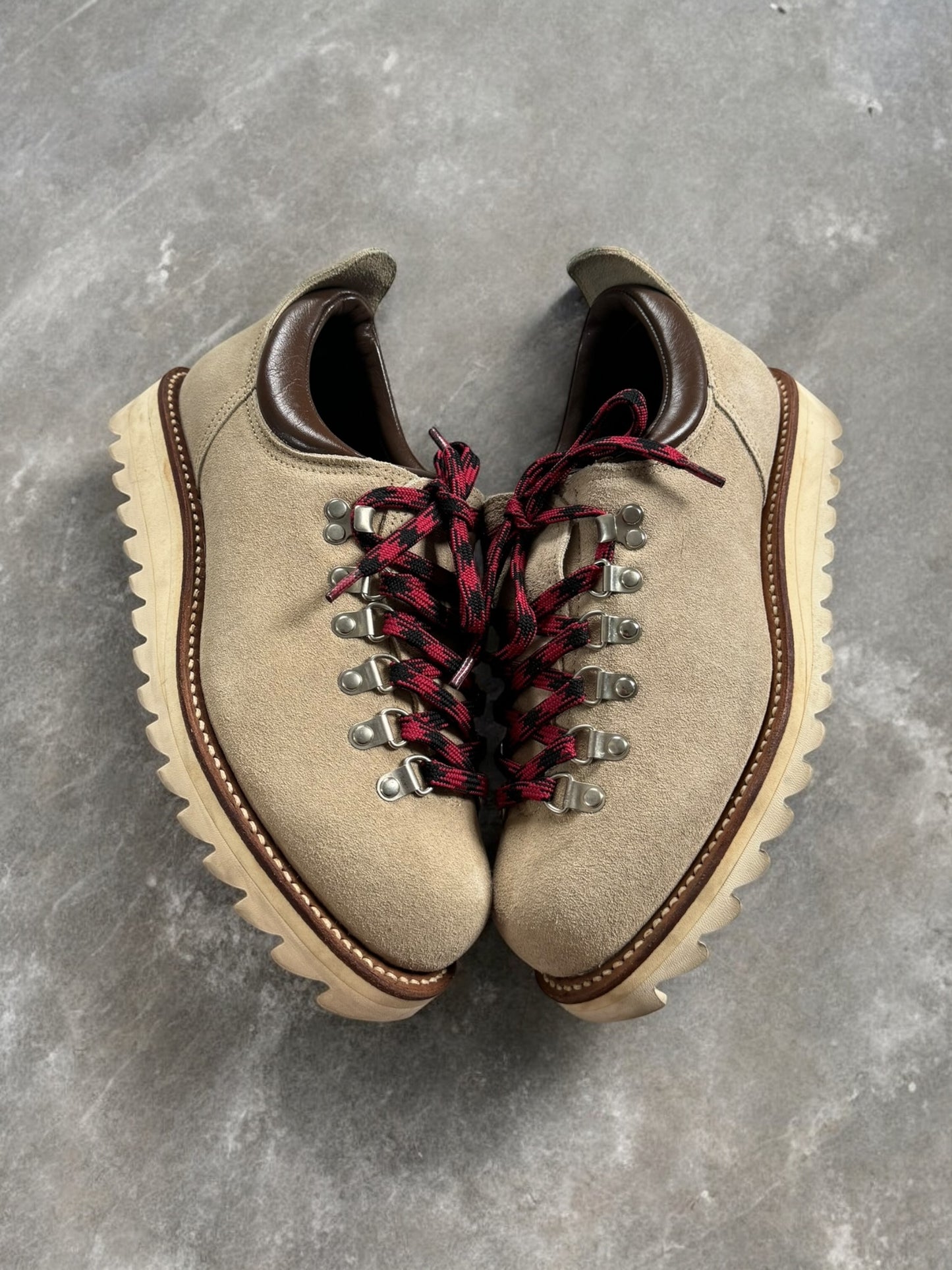 Vintage 90's cream and brown Bape hiking trainers / low top boots (UK9)