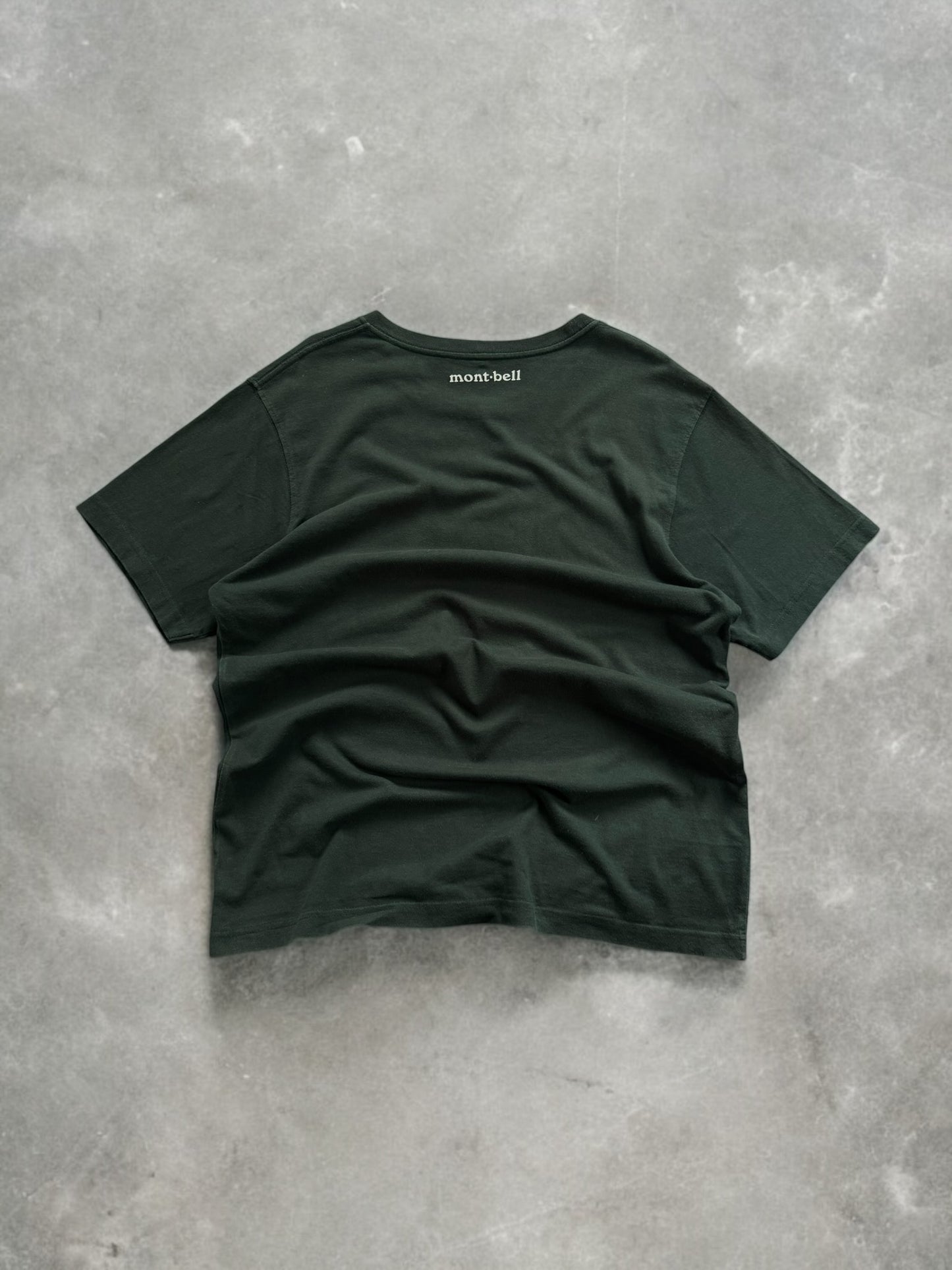 Vintage dark green and white Montbell graphic print centre logo t shirt (M)