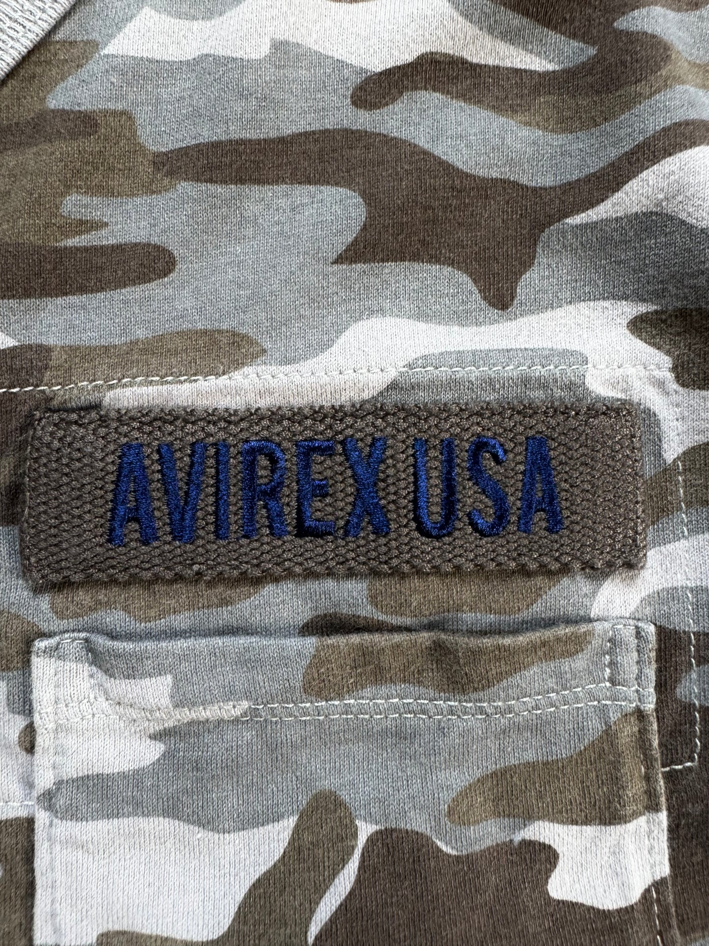 Vintage 90's camo Avirex technical t shirt (M)