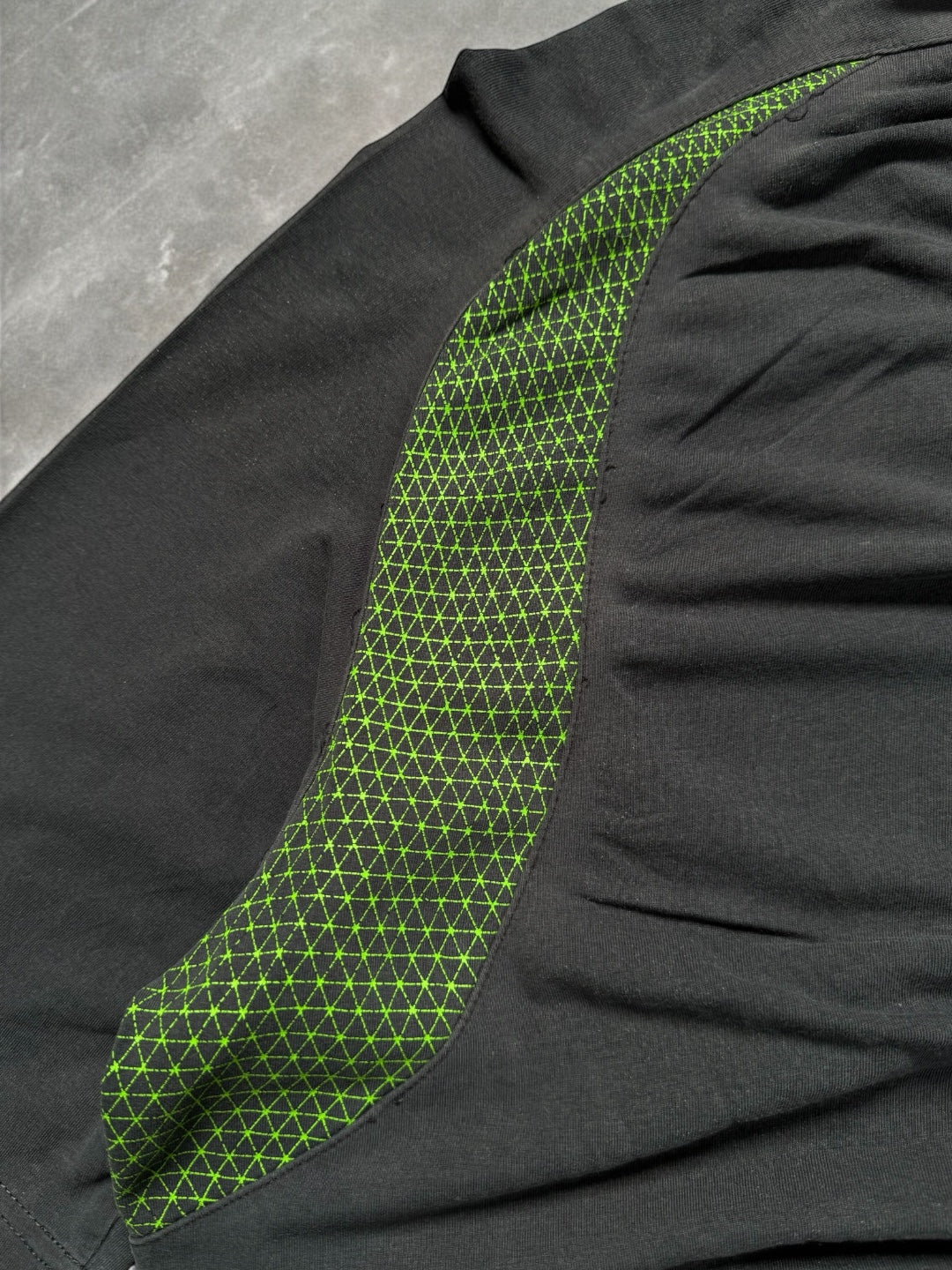 Vintage 2000's grey and green Nike Shox centre logo technical panelled two tone t shirt (L)