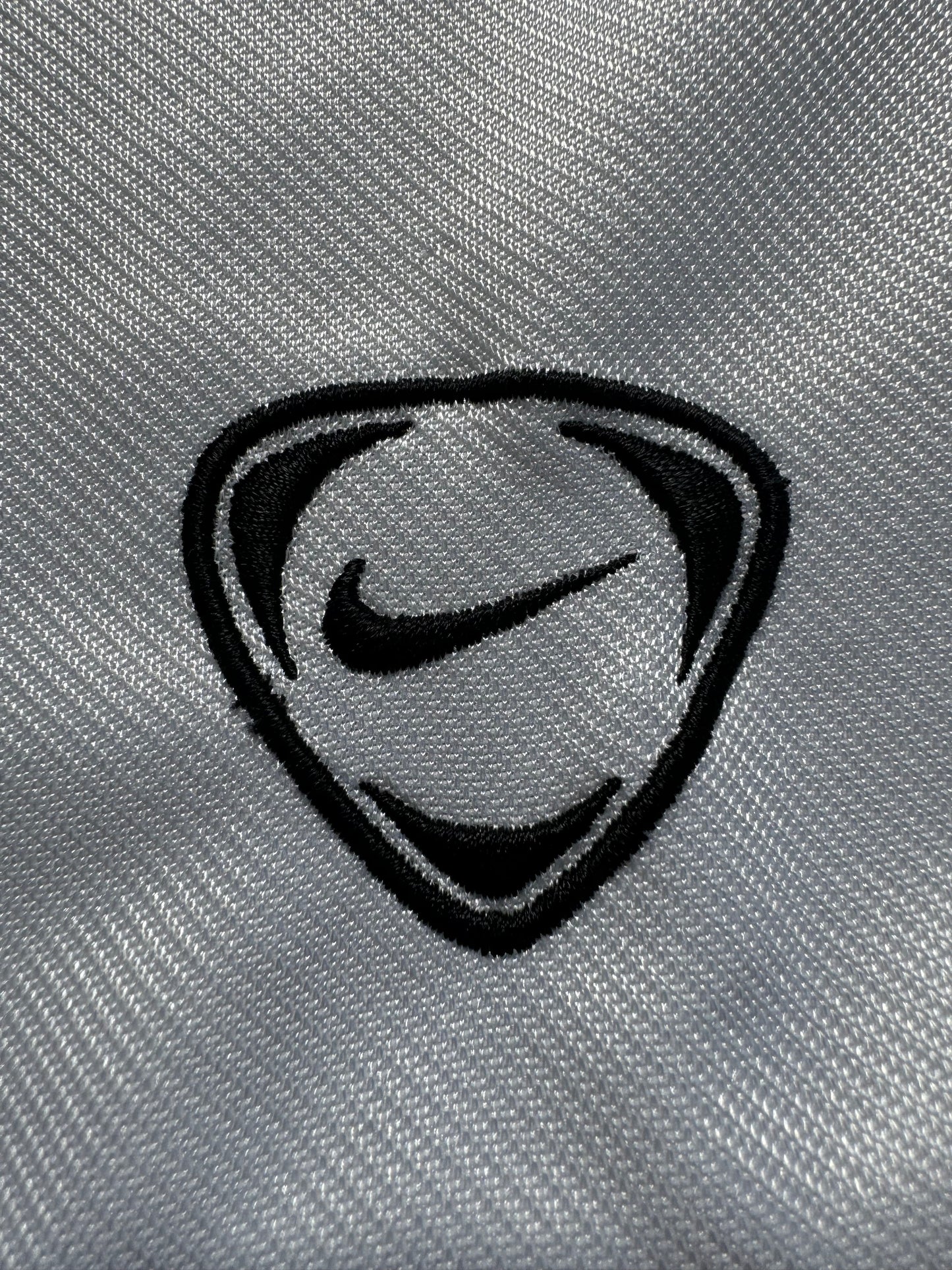 Vintage 2000's black and white Nike T90 crest logo two tone technical t shirt (M)