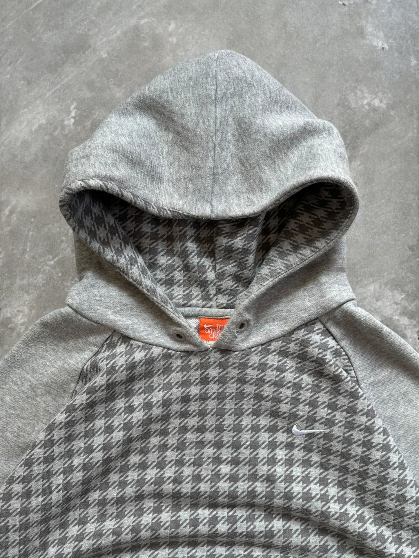 Vintage 2000's grey Nike embroidered swoosh logo tartan / plaid hoodie (L)