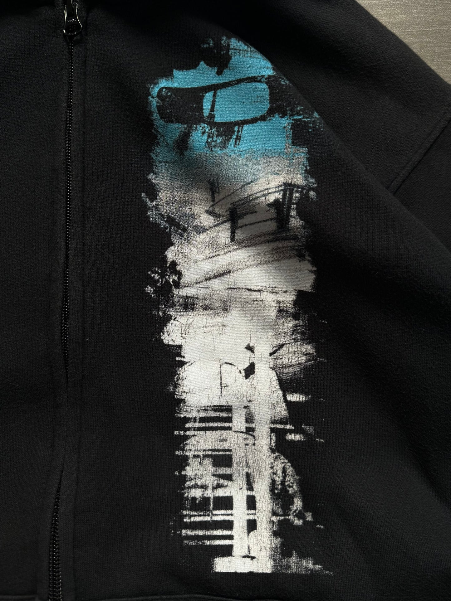 Vintage 2000's black Oakley graphic print logo zip up hoodie (L)