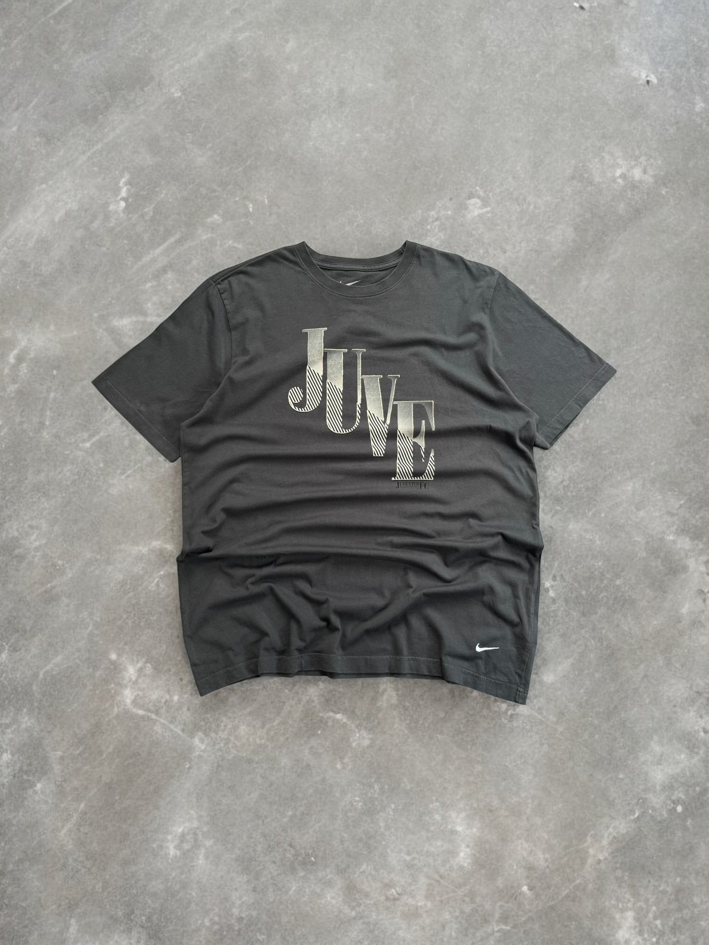 Vintage grey Nike Juventus football graphic t shirt (XL)