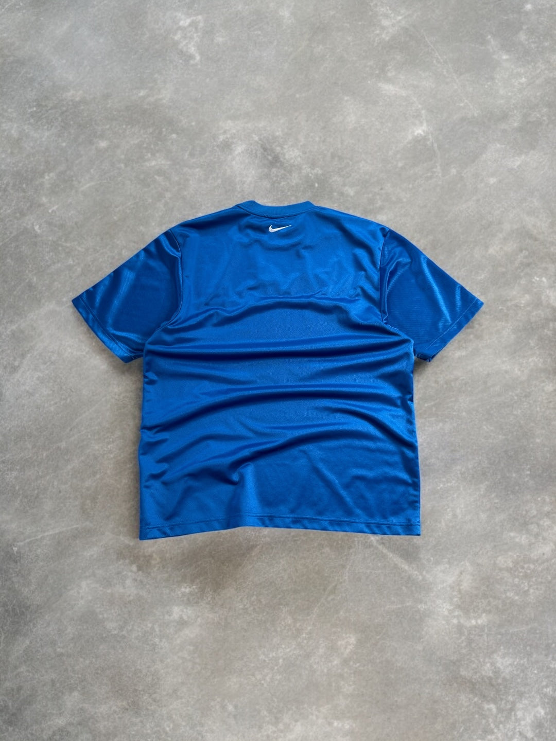 Vintage 2000's crystal blue Nike T90 embroidered swoosh crest logo technical panelled t shirt (L)