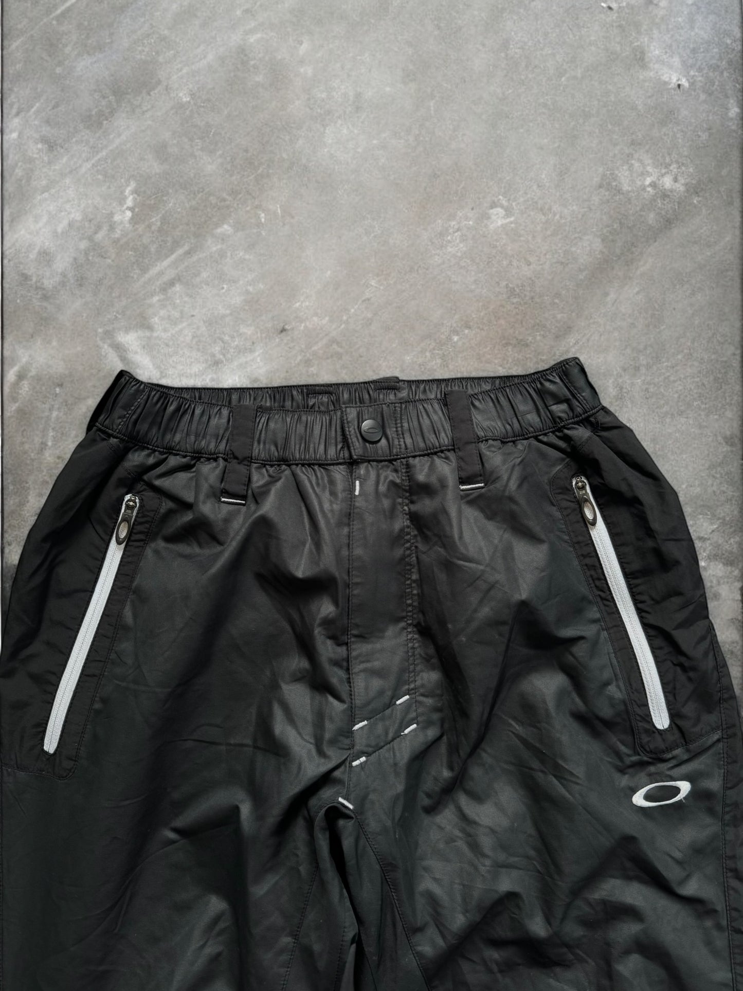 Vintage 2000's Oakley archival technical cargo pants (S)