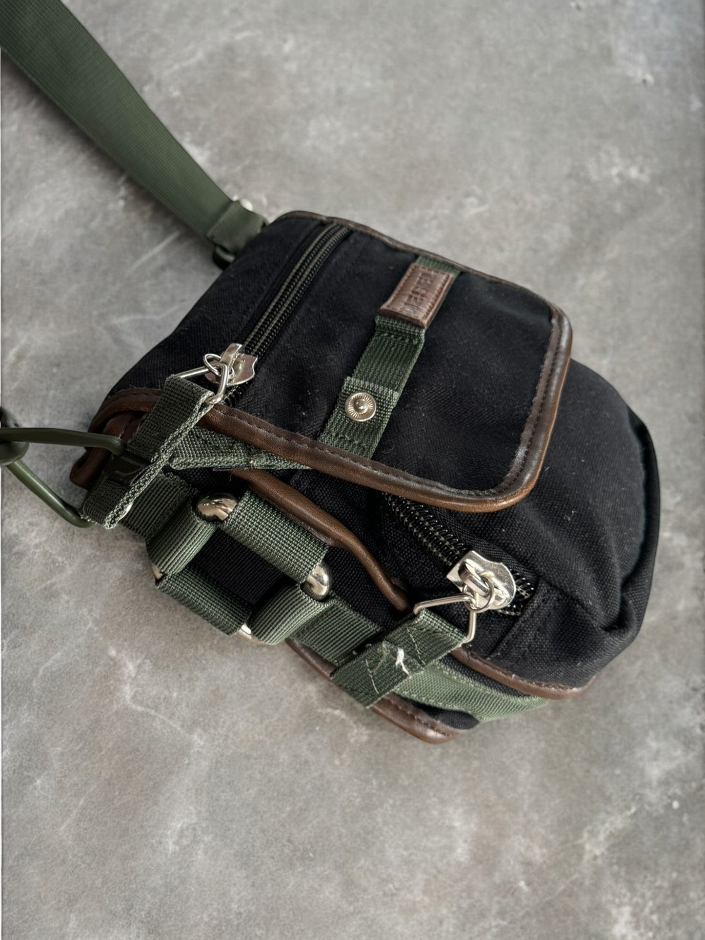 Vintage 2000's Y2K black and khaki green Diesel technical sling bag / crossbody bag