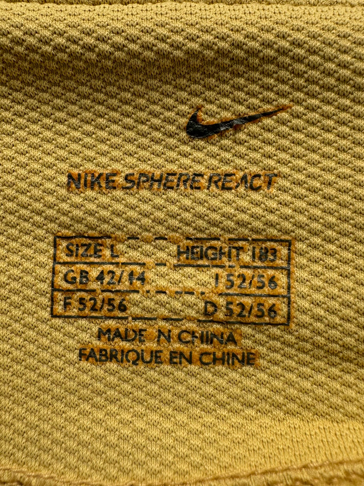 Vintage 2000's white and black Nike sphere react technical long sleeve t shirt (L)