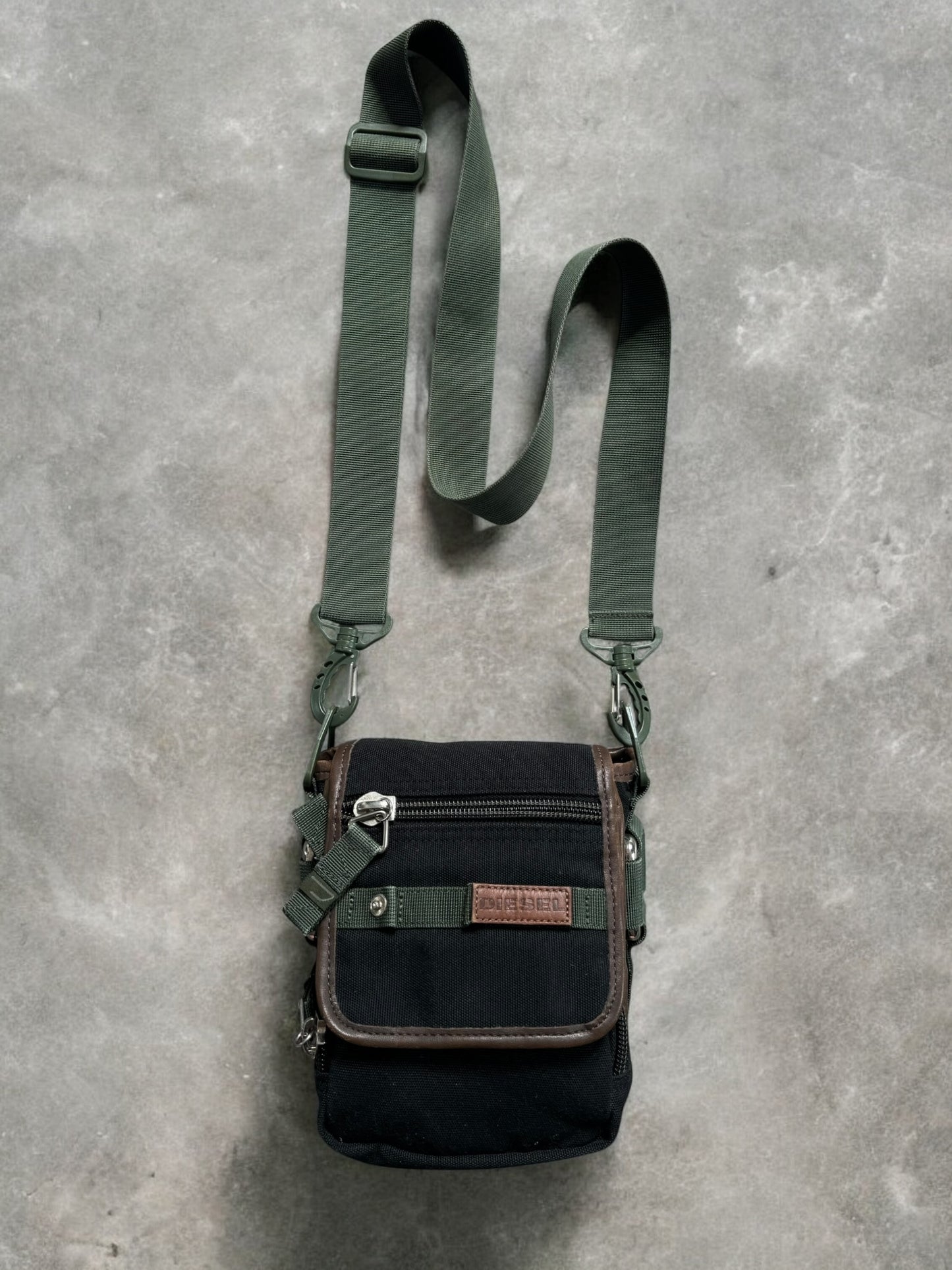 Vintage 2000's Y2K black and khaki green Diesel technical sling bag / crossbody bag
