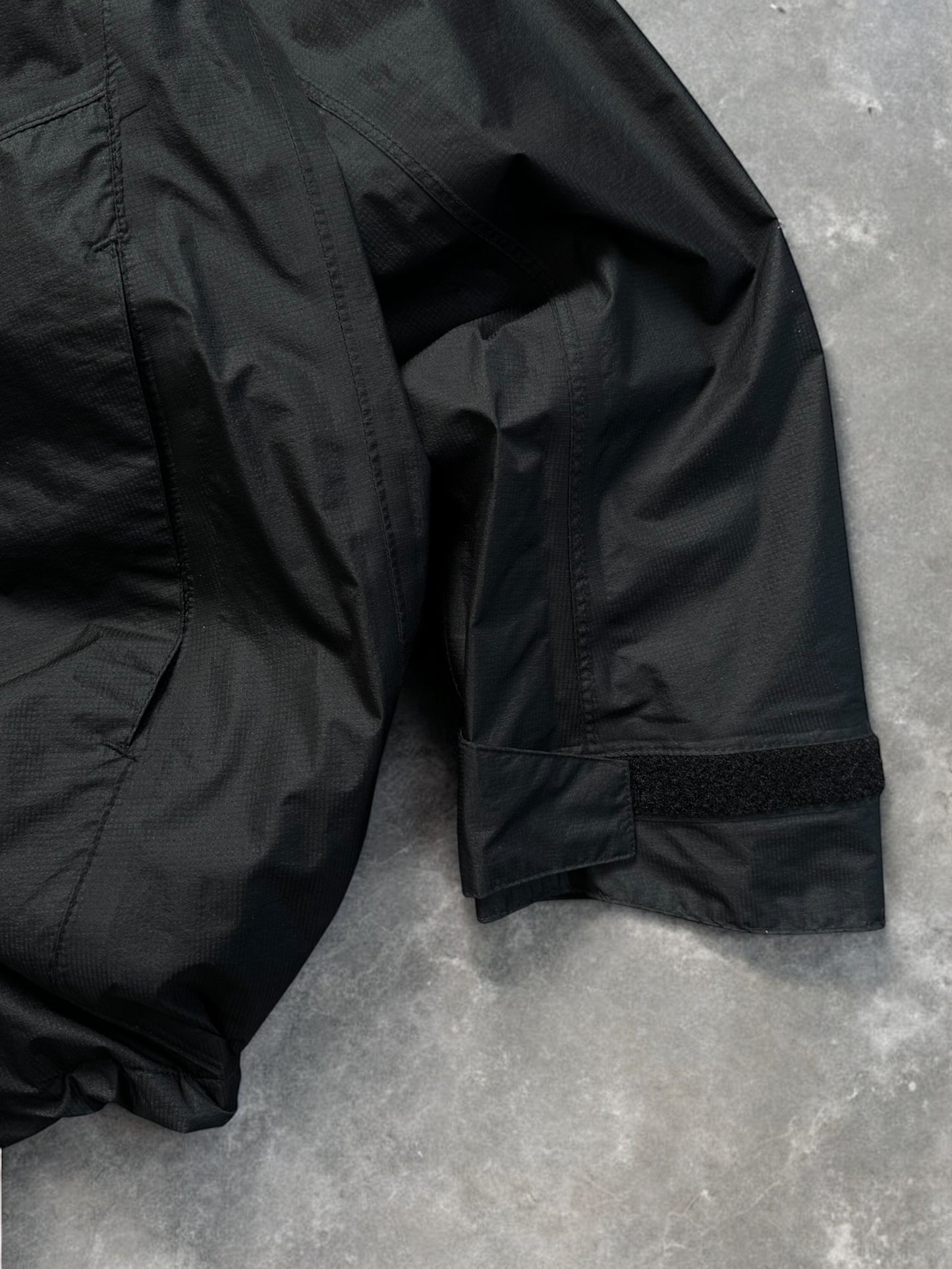 Vintage black Oakley FGL technical packable jacket (M)
