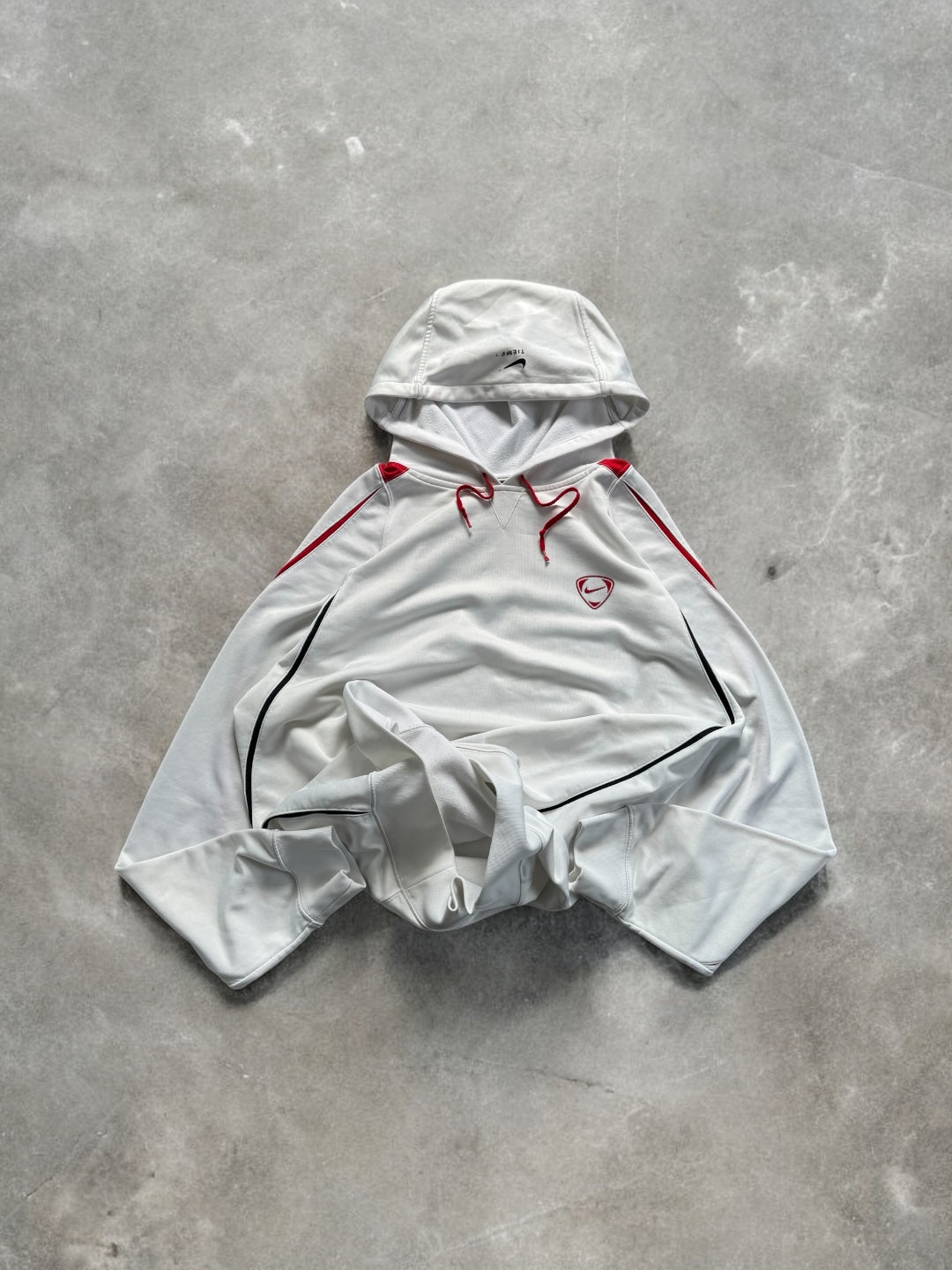 Vintage 2000's white black and red Nike T90 technical ventricle hoodie (L)