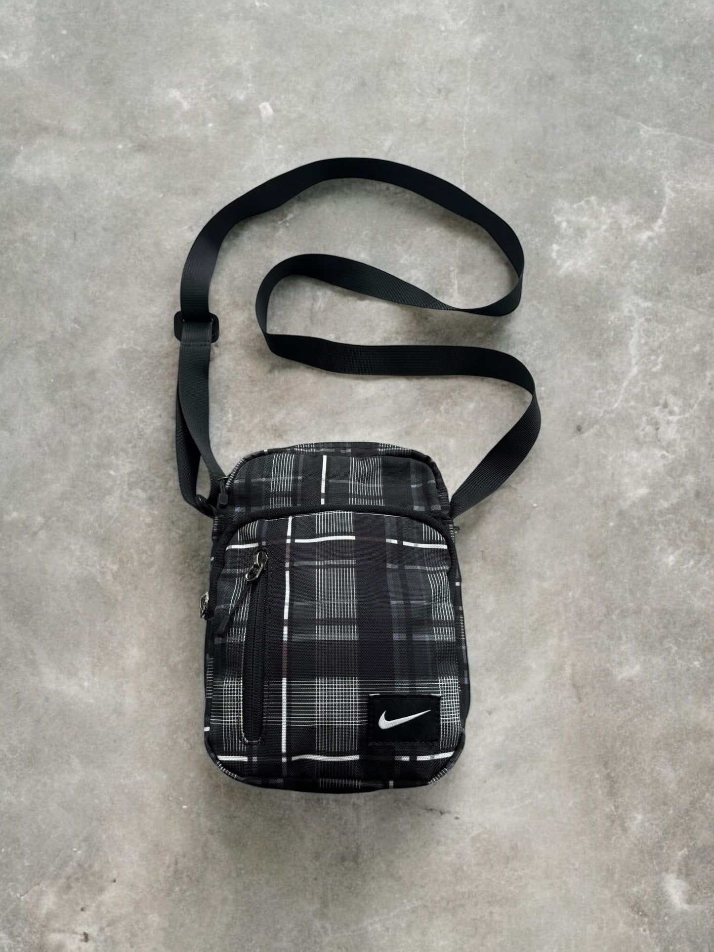 Vintage 2000's black and grey tartan / plaid Nike technical sling bag / crossbody bag