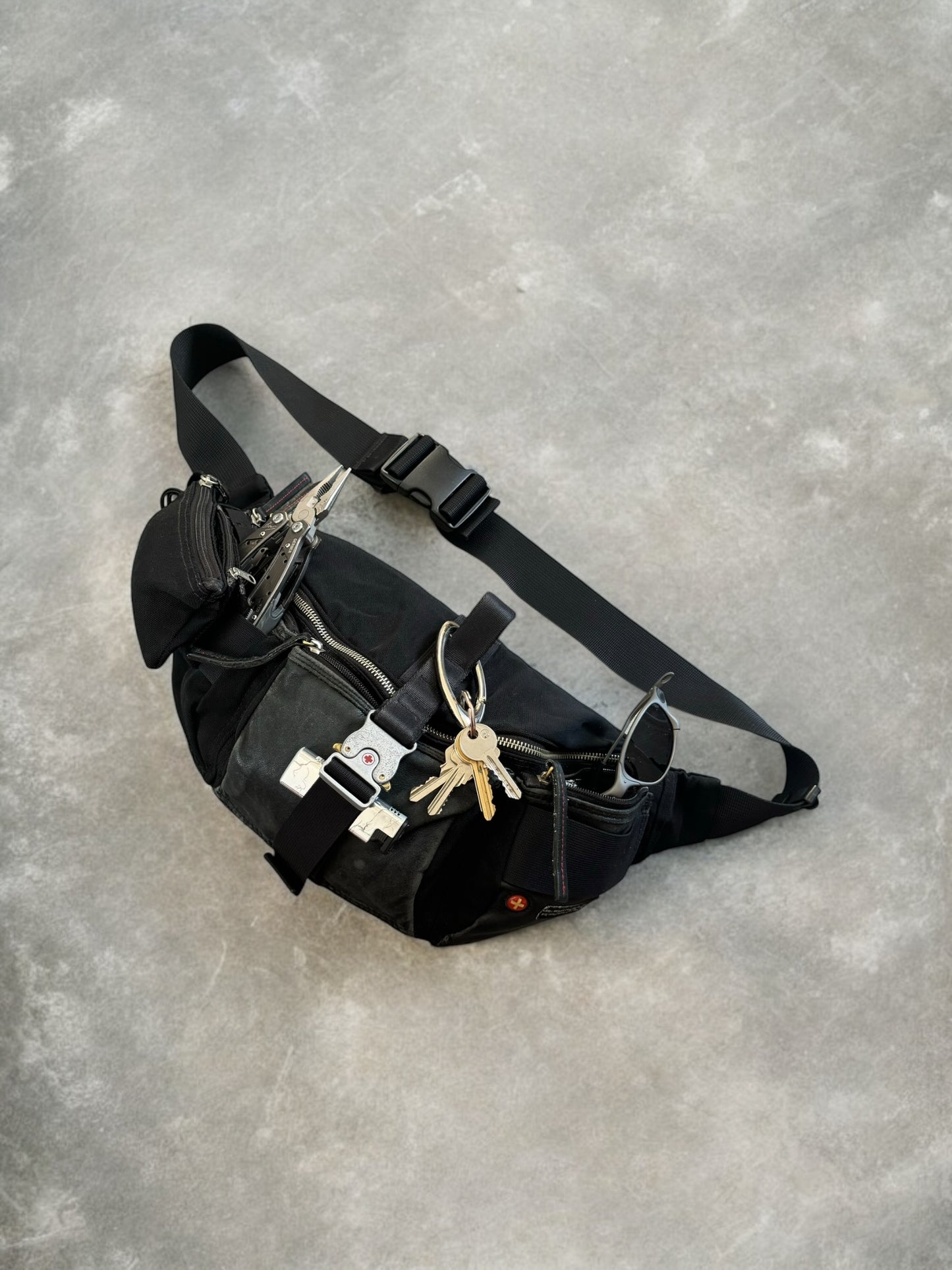 Vintage 90's black and grey archival ToughJeans
INC technical metal clip sling bag / waist bag
