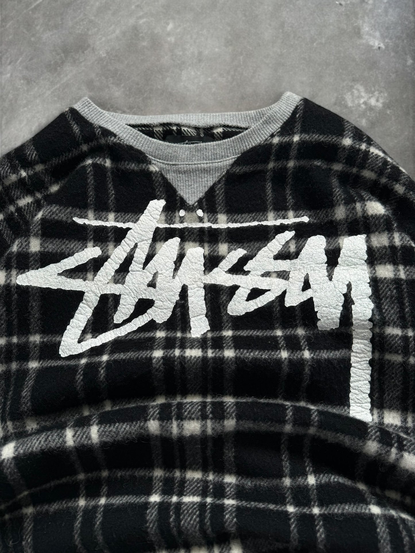 Vintage 2000's grey white and black Stussy tartan plaid jumper (S)