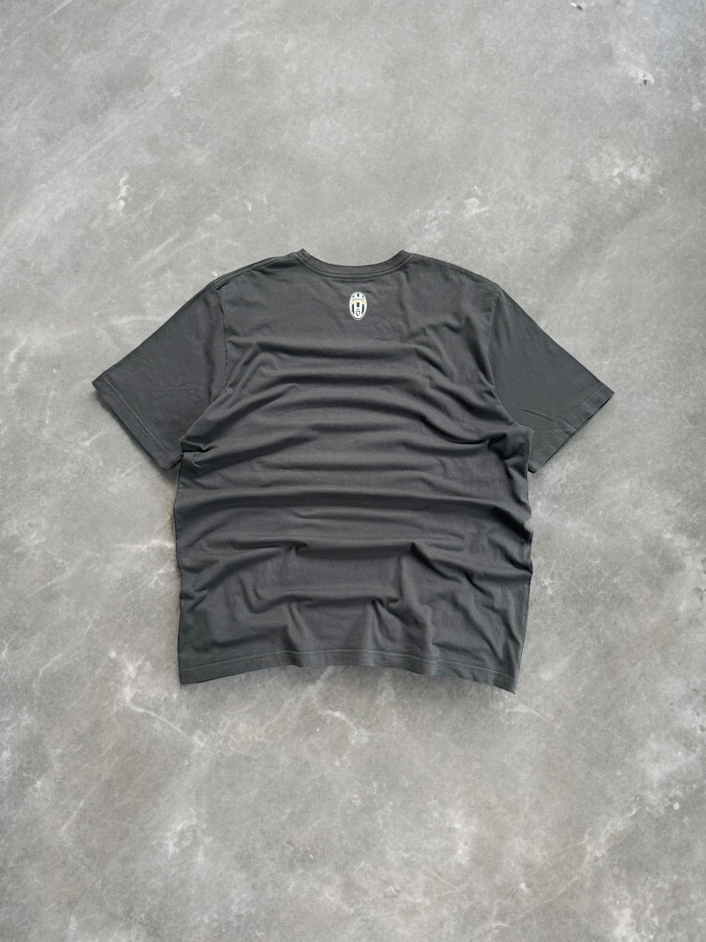 Vintage grey Nike Juventus football graphic t shirt (XL)